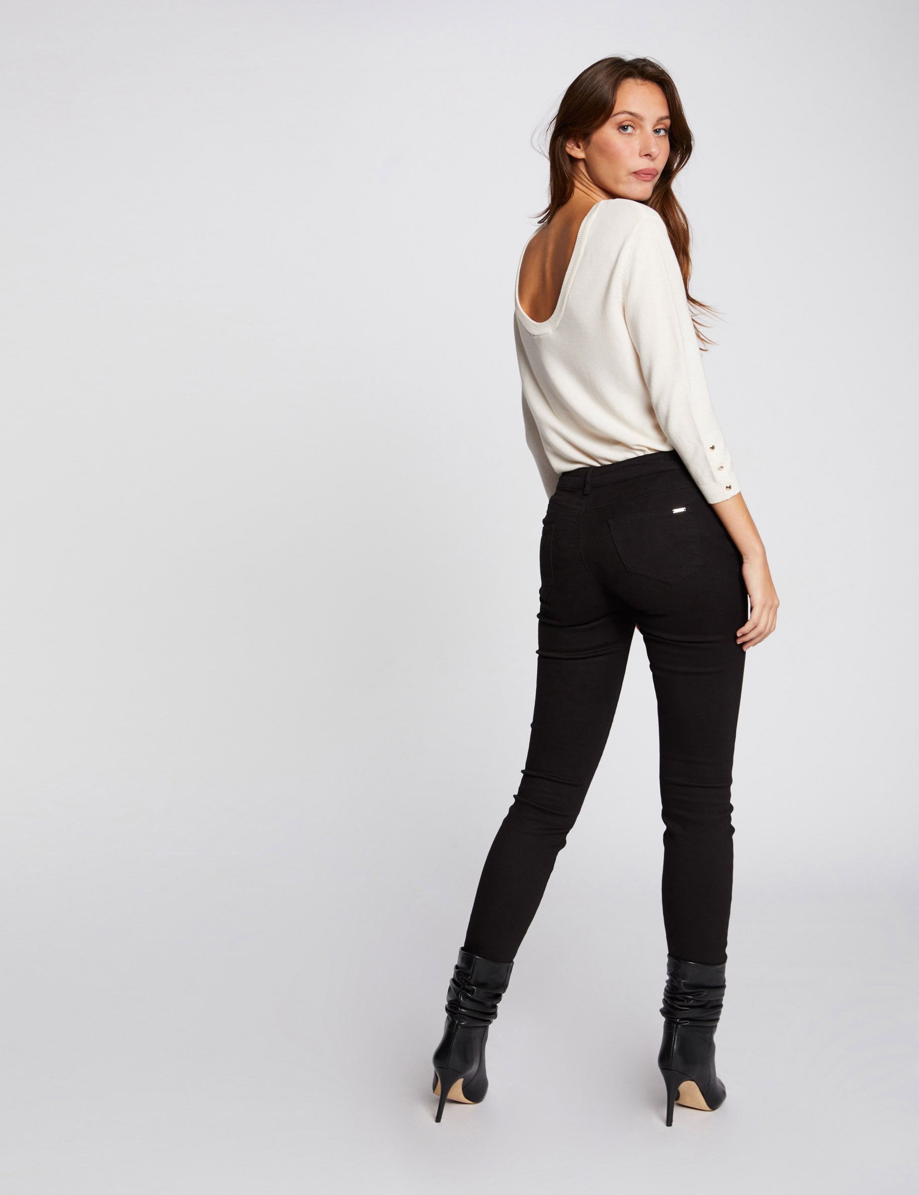 Pantal&oacute;n skinny talle bajo negro mujer