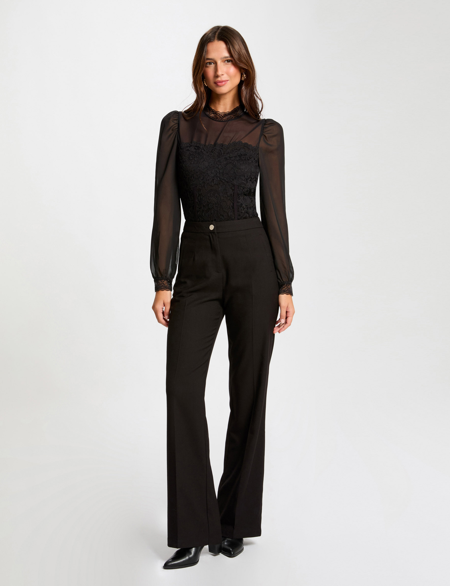 Pantalón flare con pinzas negro mujer