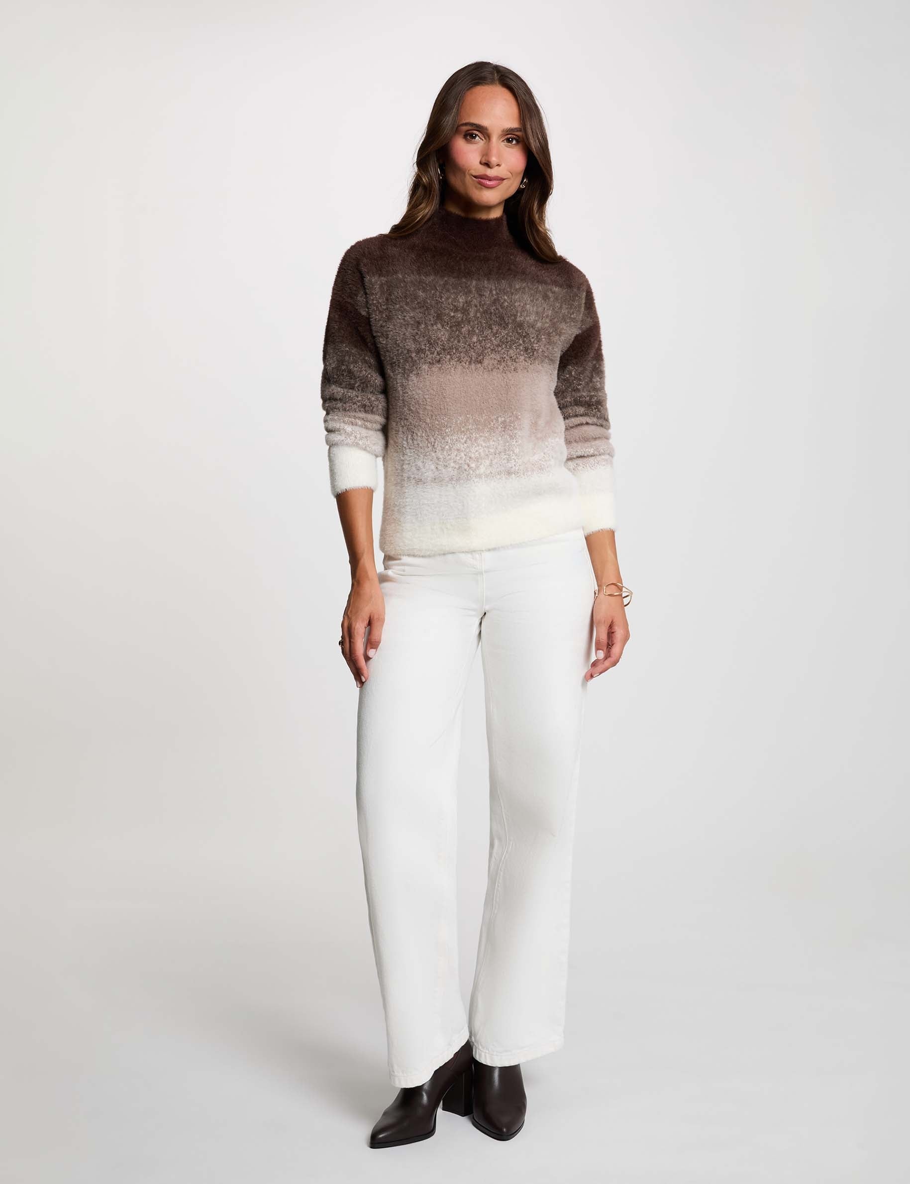 Jersey con cuello alto marr&oacute;n oscuro mujer