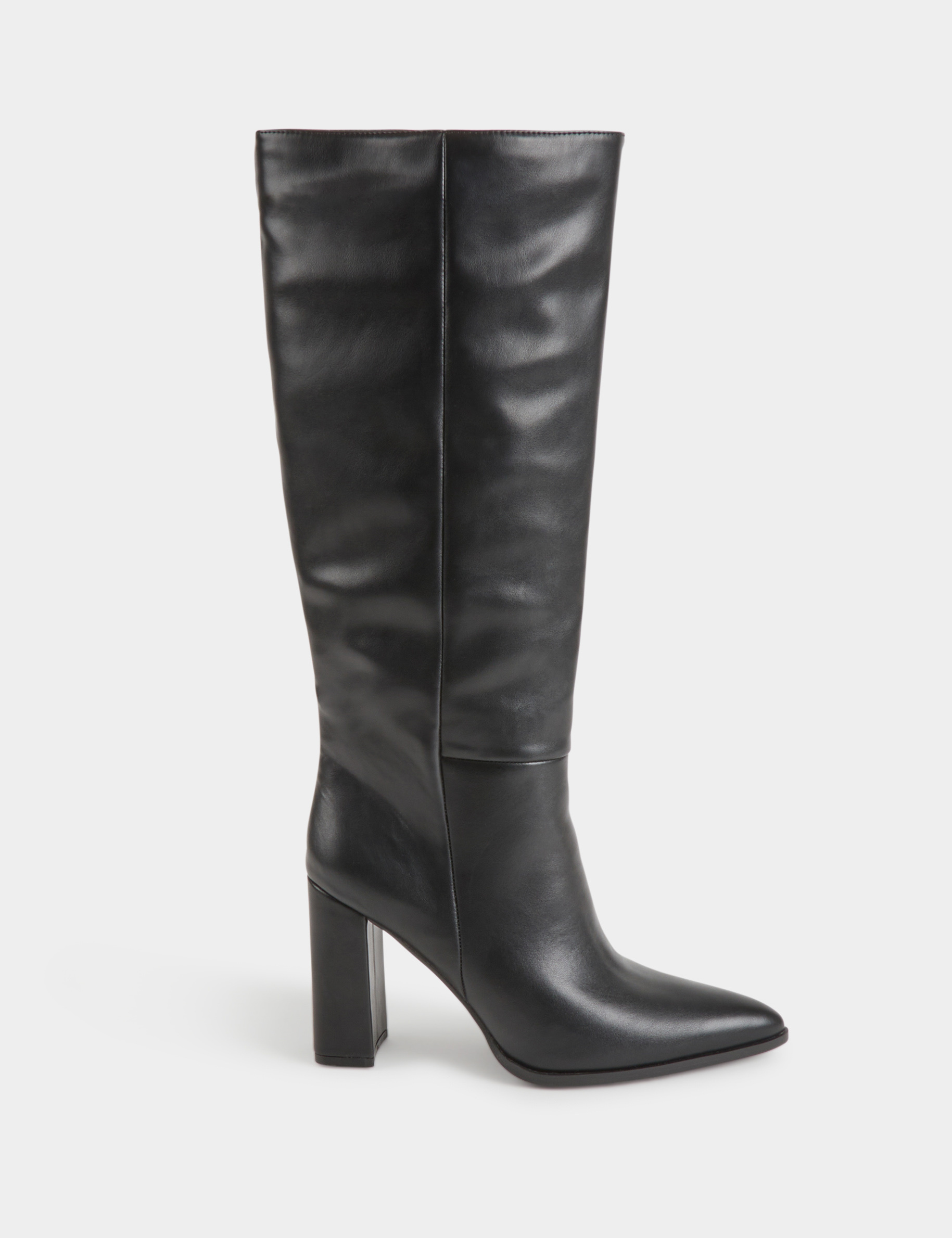 Botas con tacones y puntera fina negro mujer