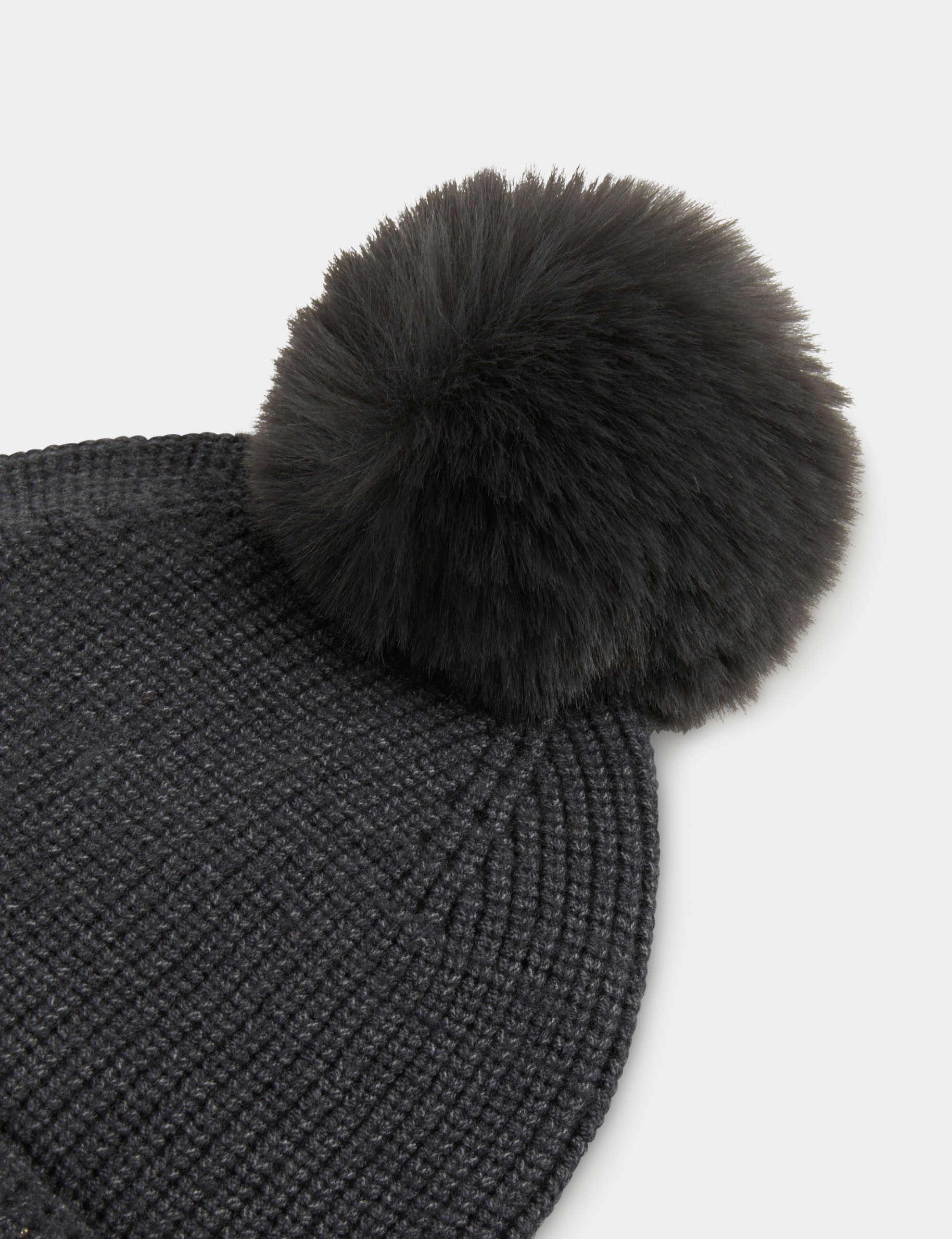 gorro con strass y pompon gris moyen mujer Gorro con strass y pompón gris moyen mujer