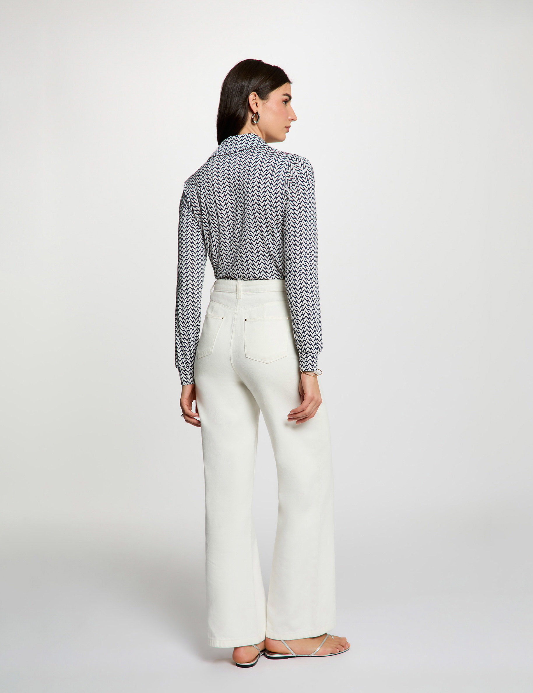 Camisa recta con cuello vuelto blanco mujer