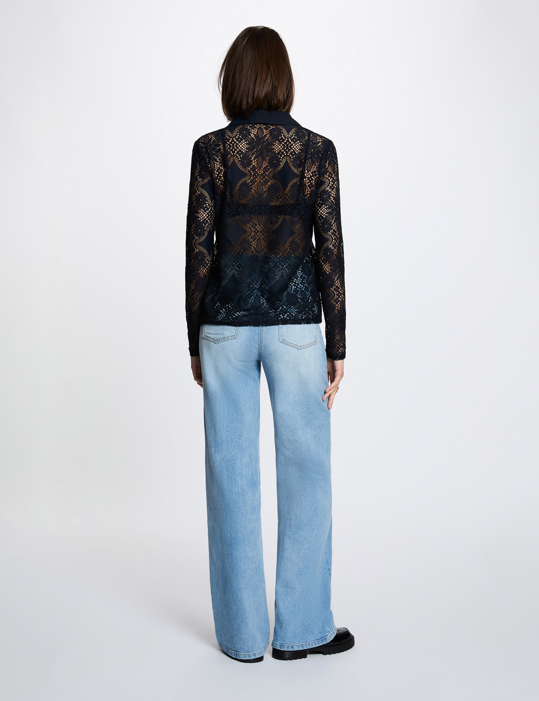 Camisa de encaje con cuello vuelto azul marino mujer