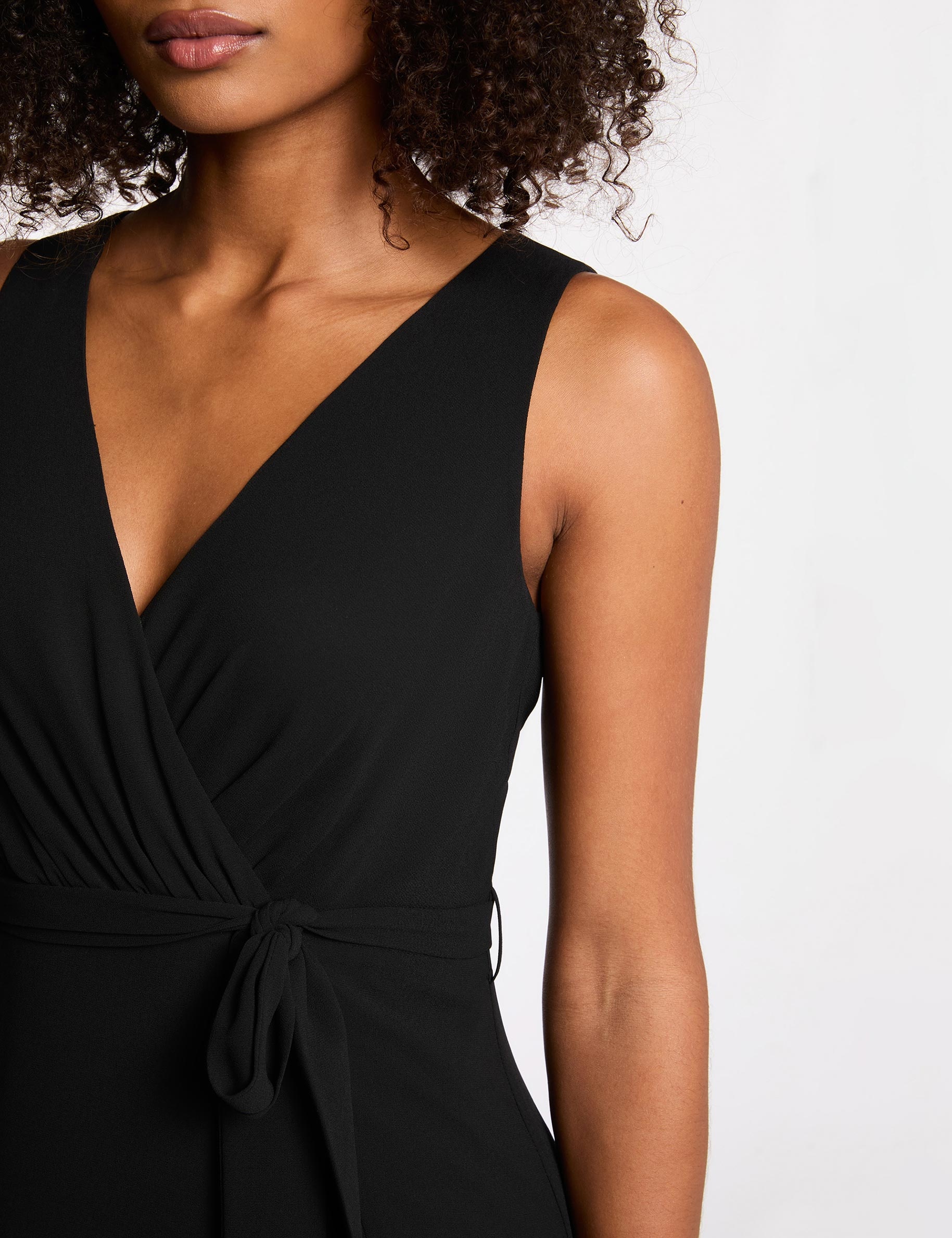 Vestido corto cruzado negro mujer