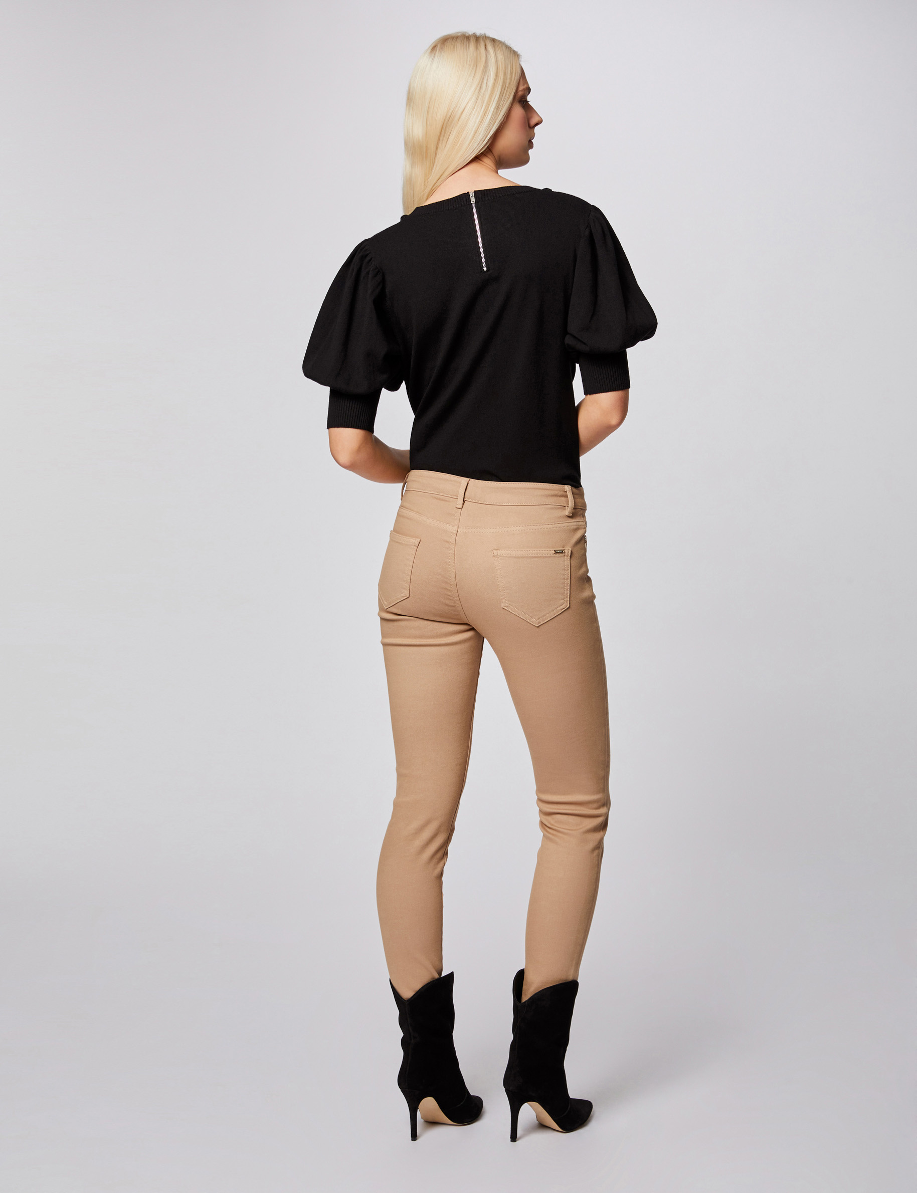Vaquero skinny talle bajo arena mujer