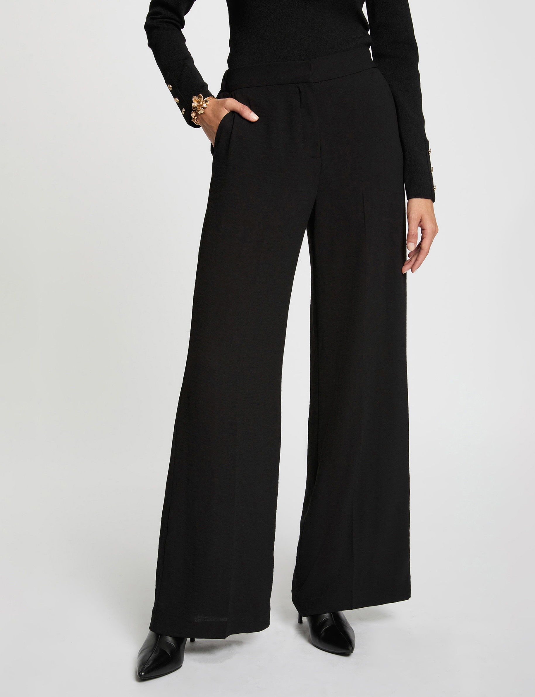 pantalon ancho y fluido negro mujer Pantalón ancho y fluido negro mujer