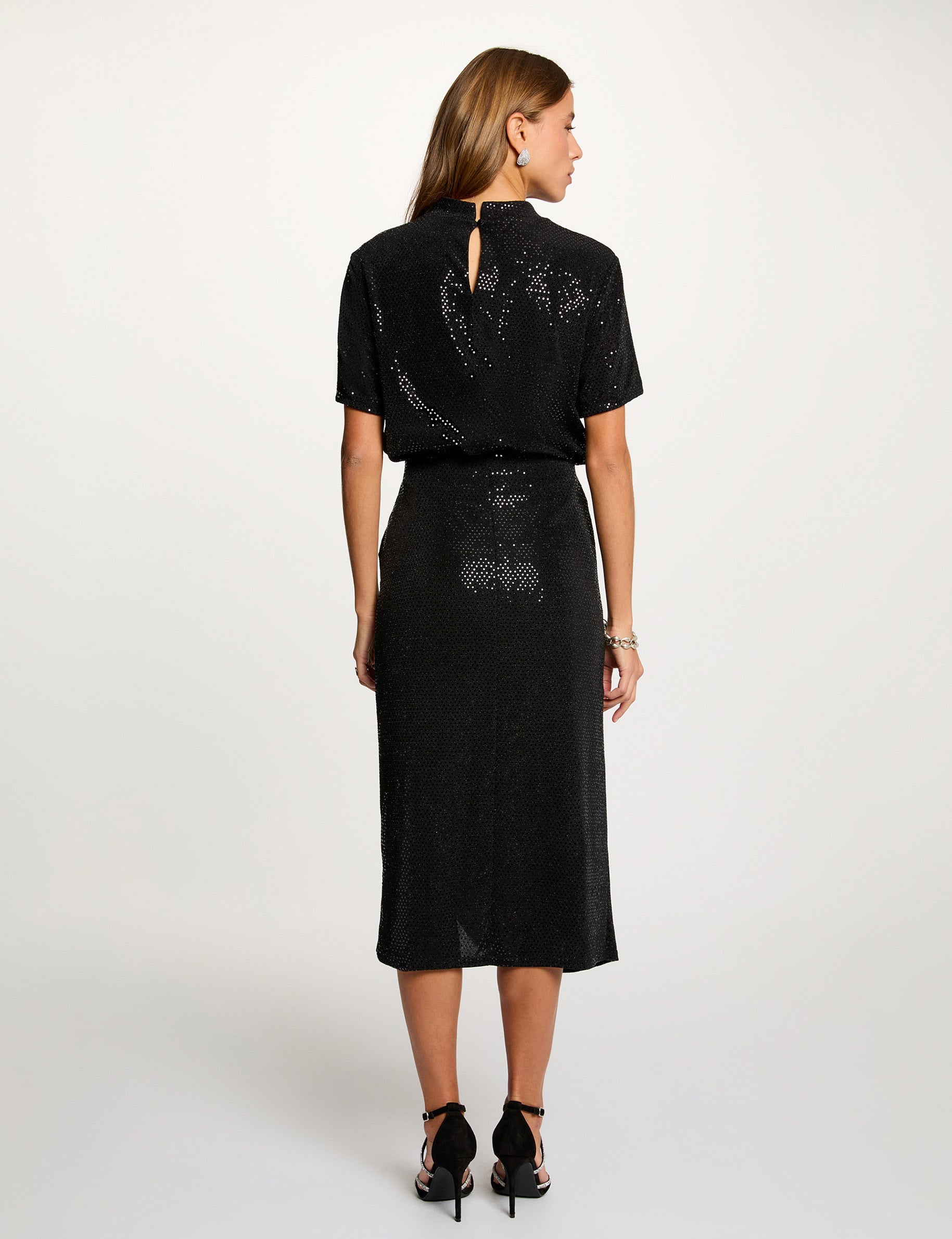 Camiseta de lentejuelas cuello alto negro mujer