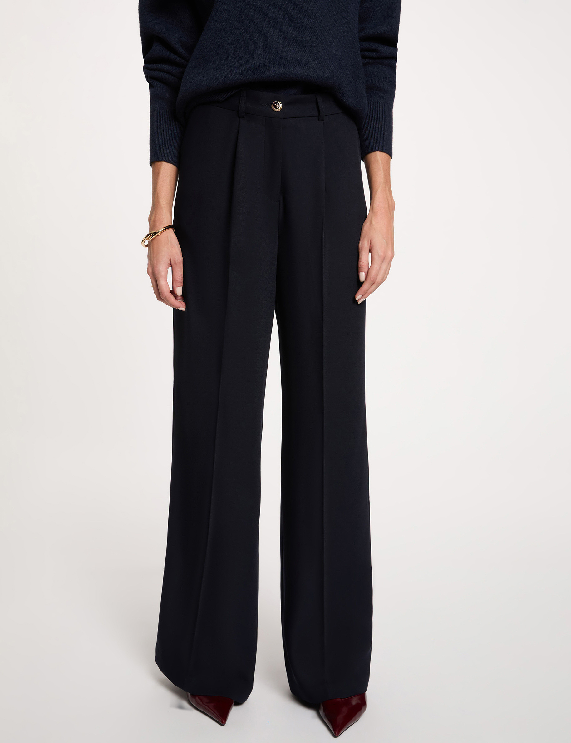 Pantal&oacute;n slim de tiro alto azul marino mujer