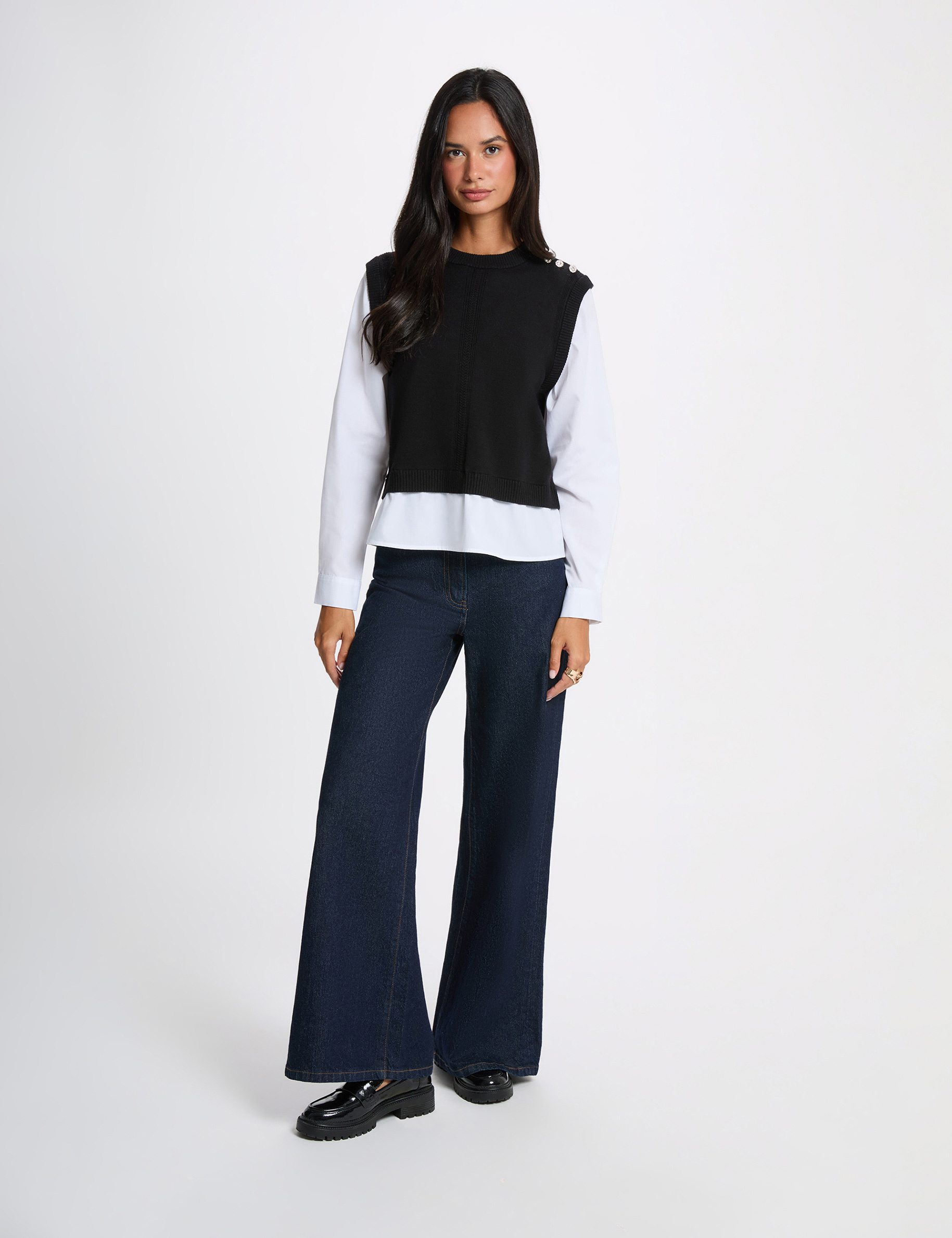 Jersey ajustado con cuello vuelto negro mujer