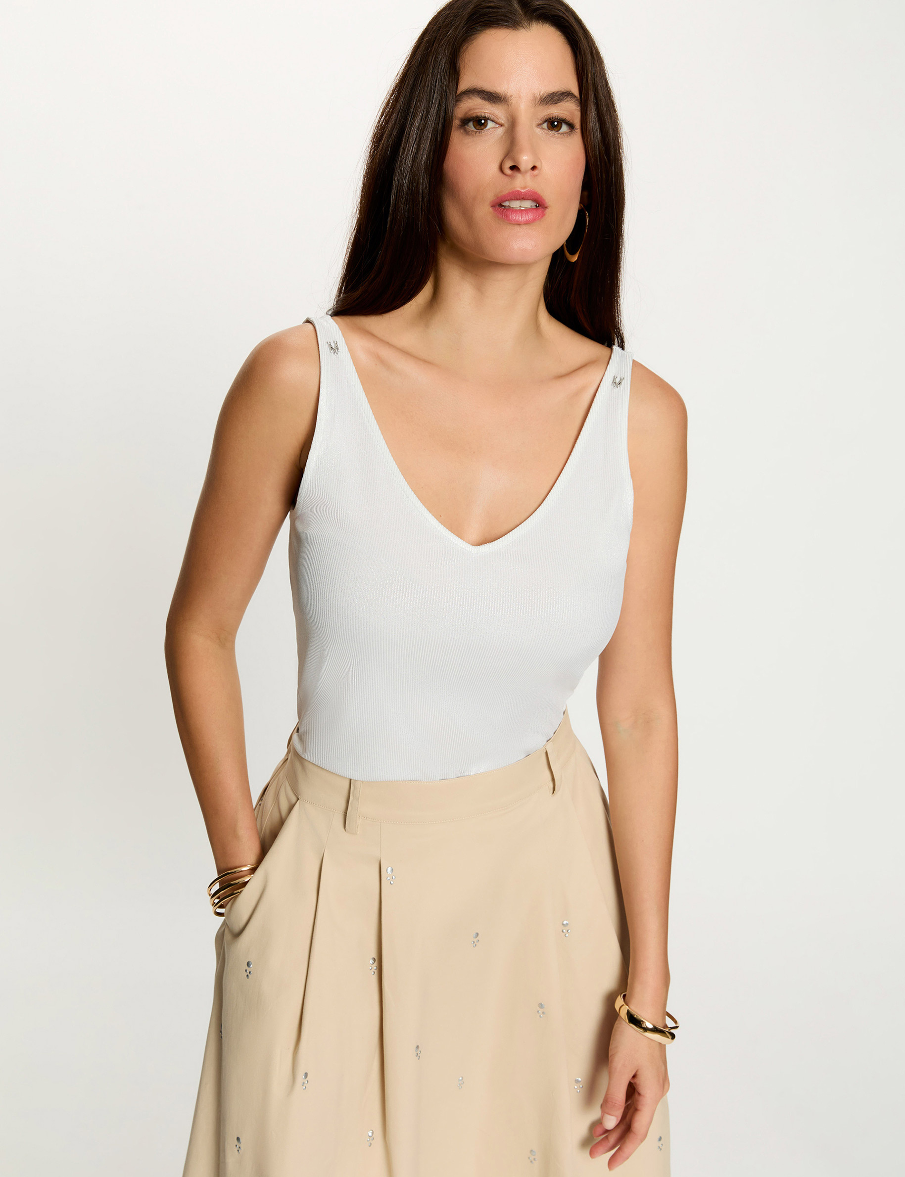 Top brillante con cuello en V blanco mujer