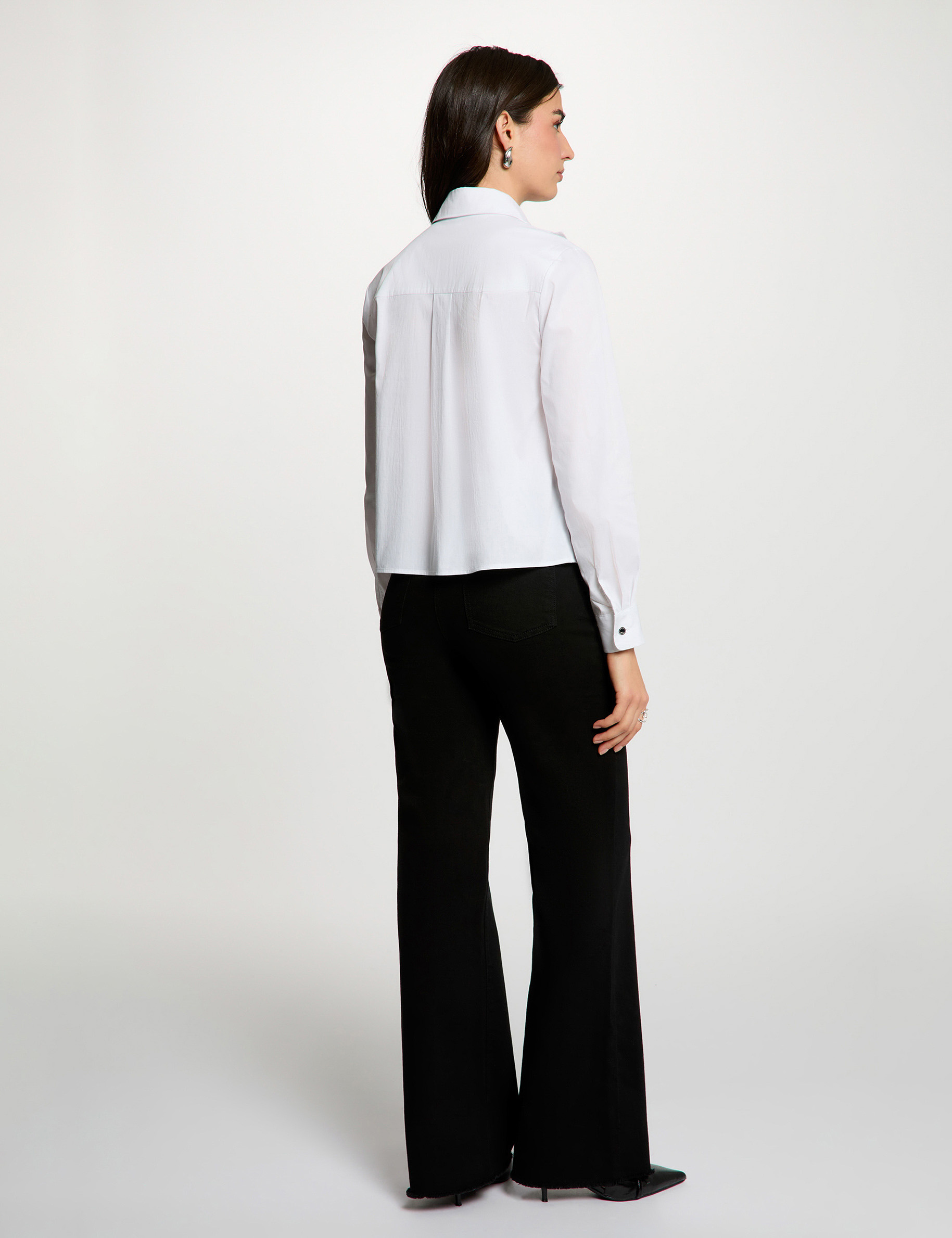 Camisa recta con cuello vuelto blanco mujer