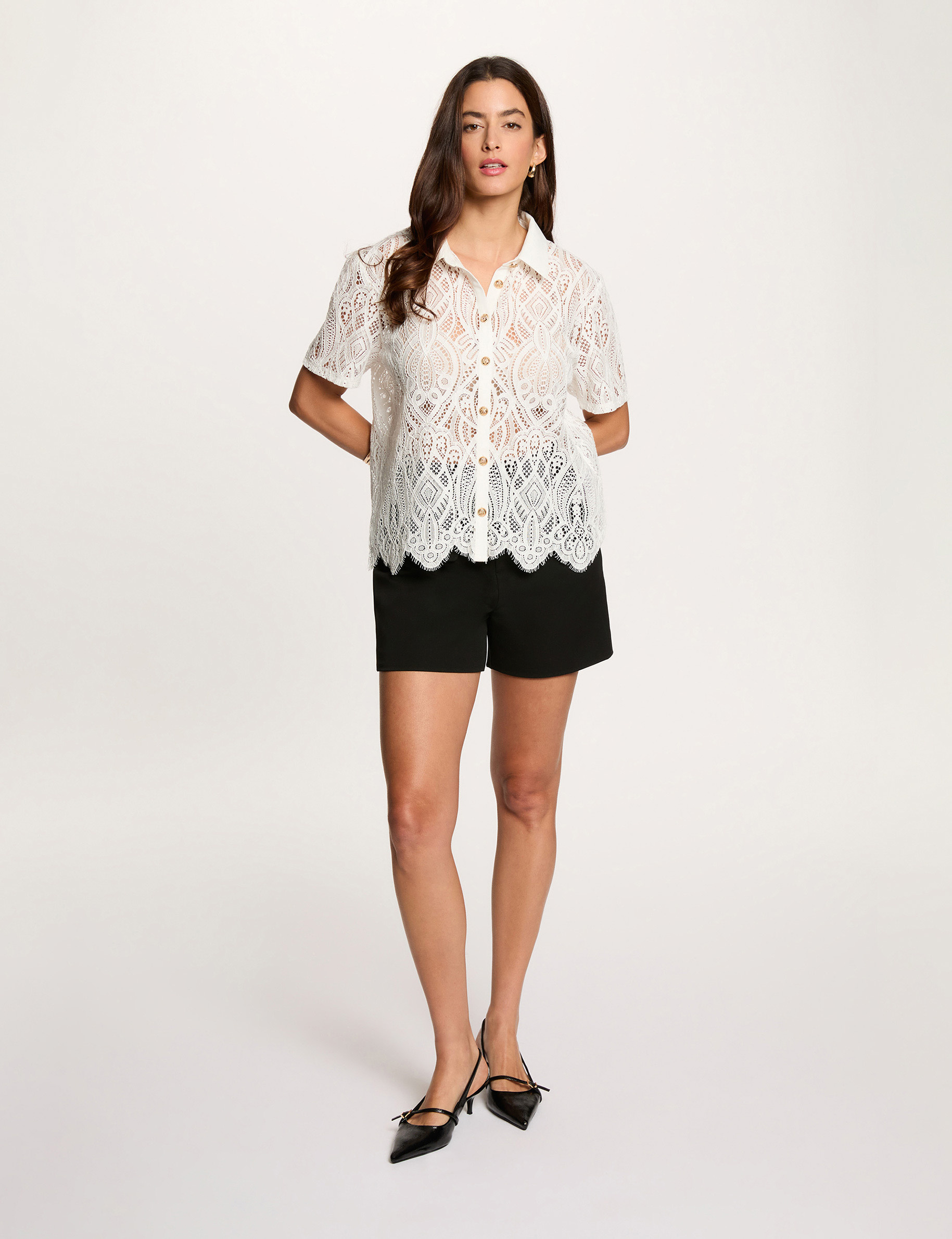 Camisa de encaje con cuello vuelto blanco mujer