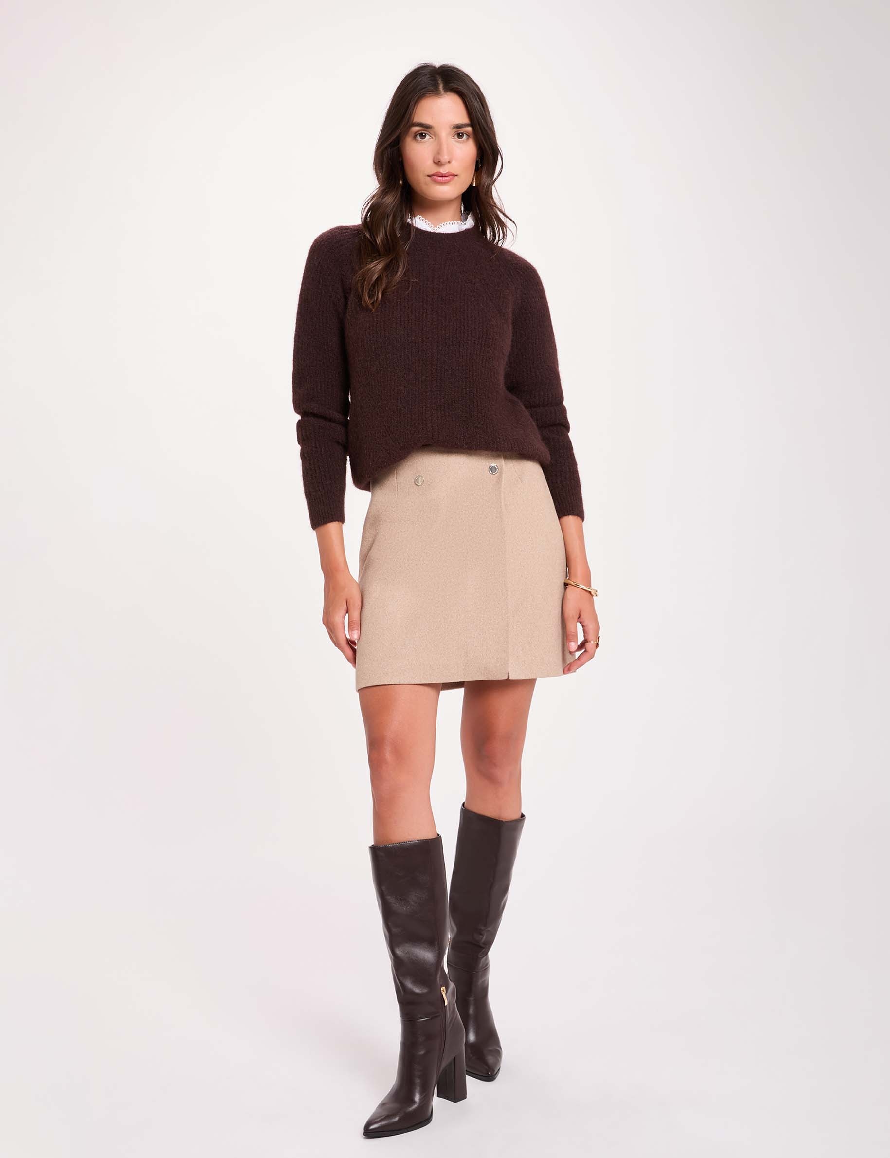 Jersey cuello redondo detalles camisa marr&oacute;n oscuro mujer