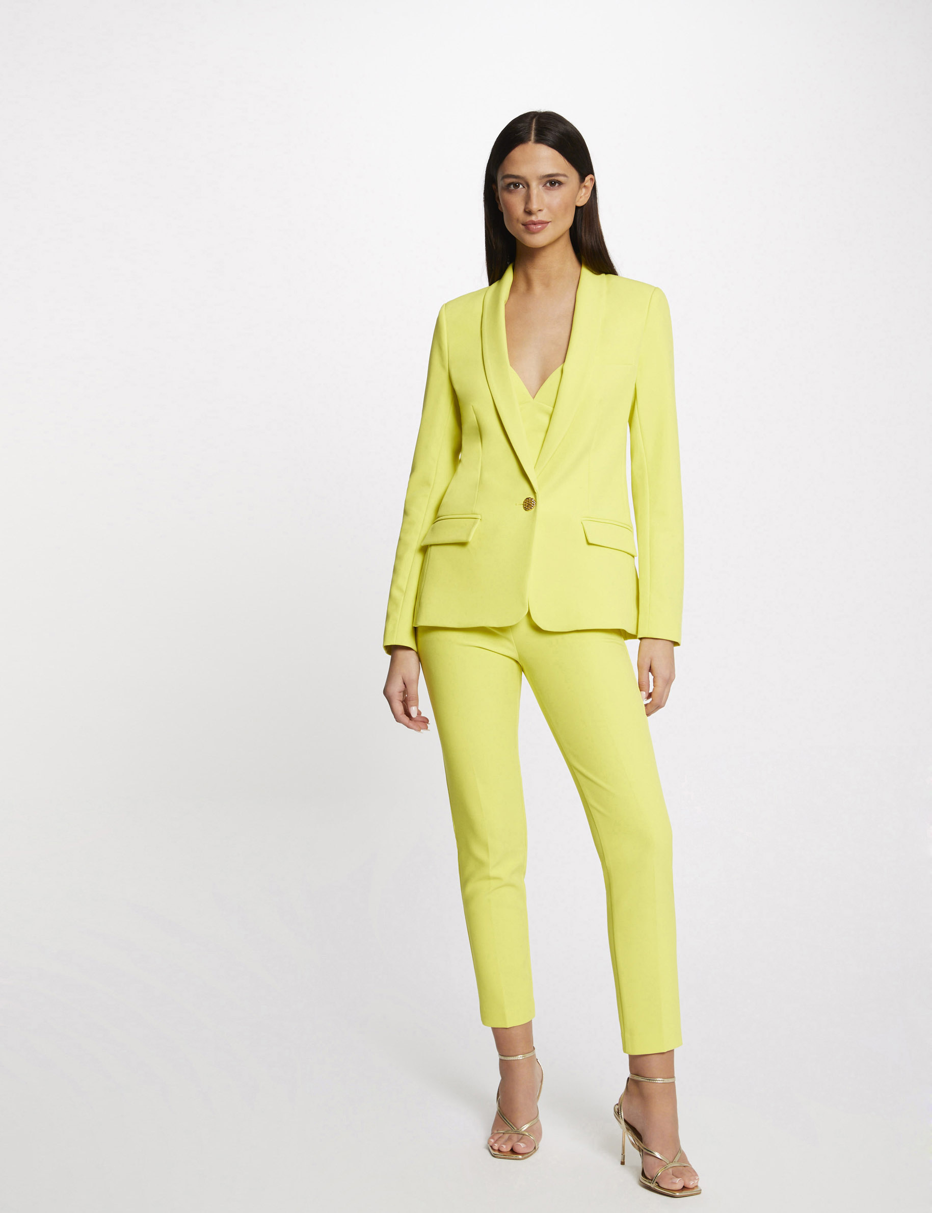 Pantalón city ajustado estilo corto amarillo mujer Pantalón city ajustado estilo corto amarillo mujer