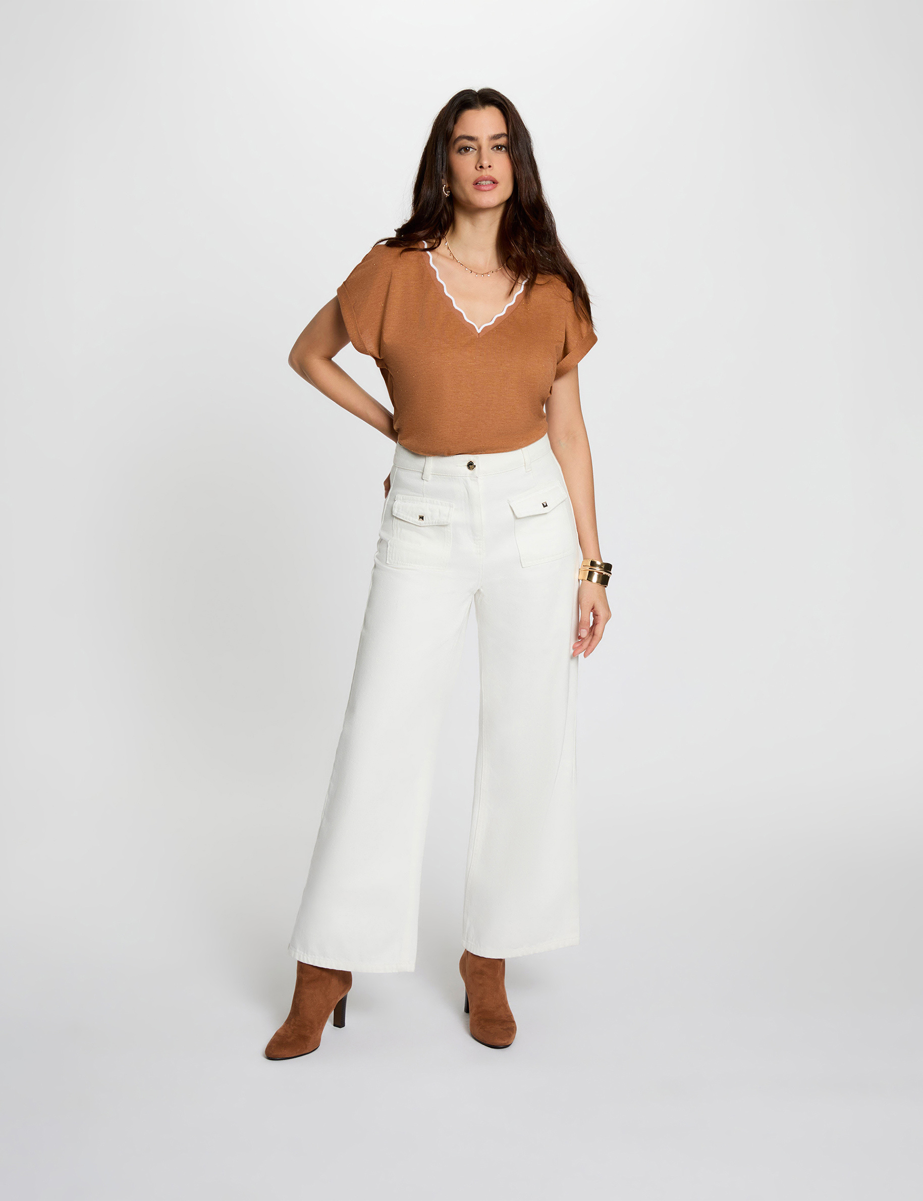 Camiseta cuello v manga corta c&aacute;mel mujer