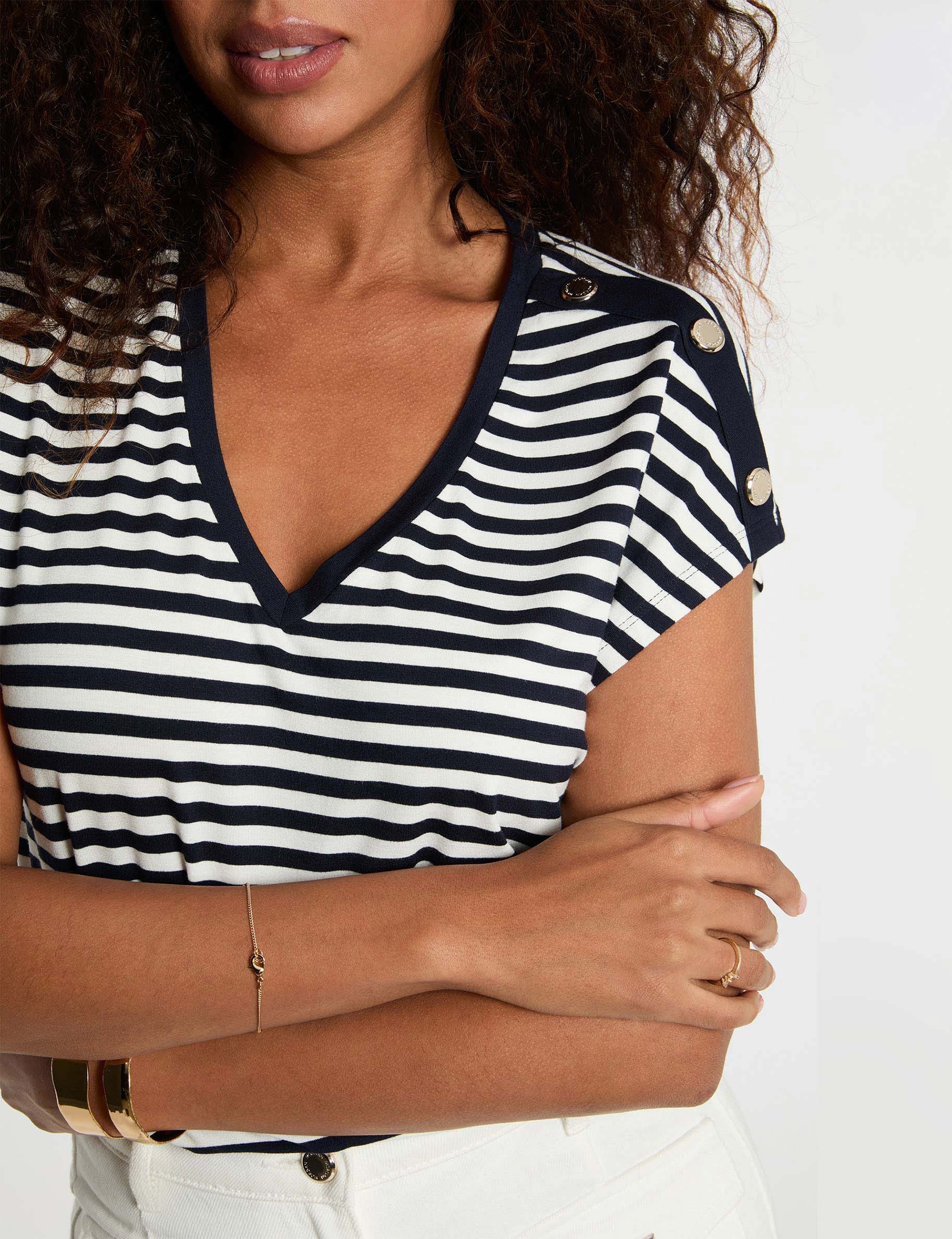 Camiseta de rayas con cuello v azul marino mujer