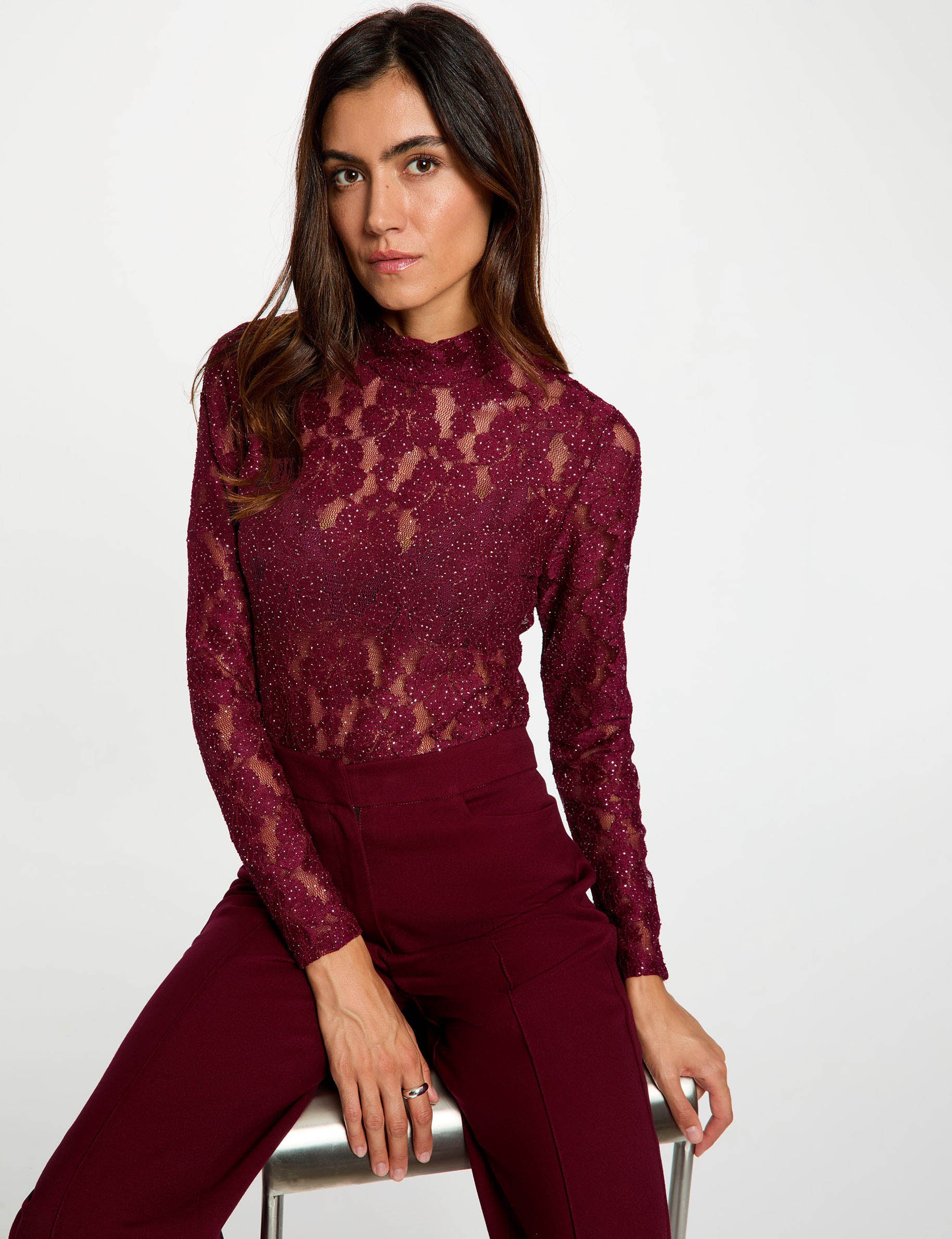 Camiseta de encaje perforado ciruela mujer