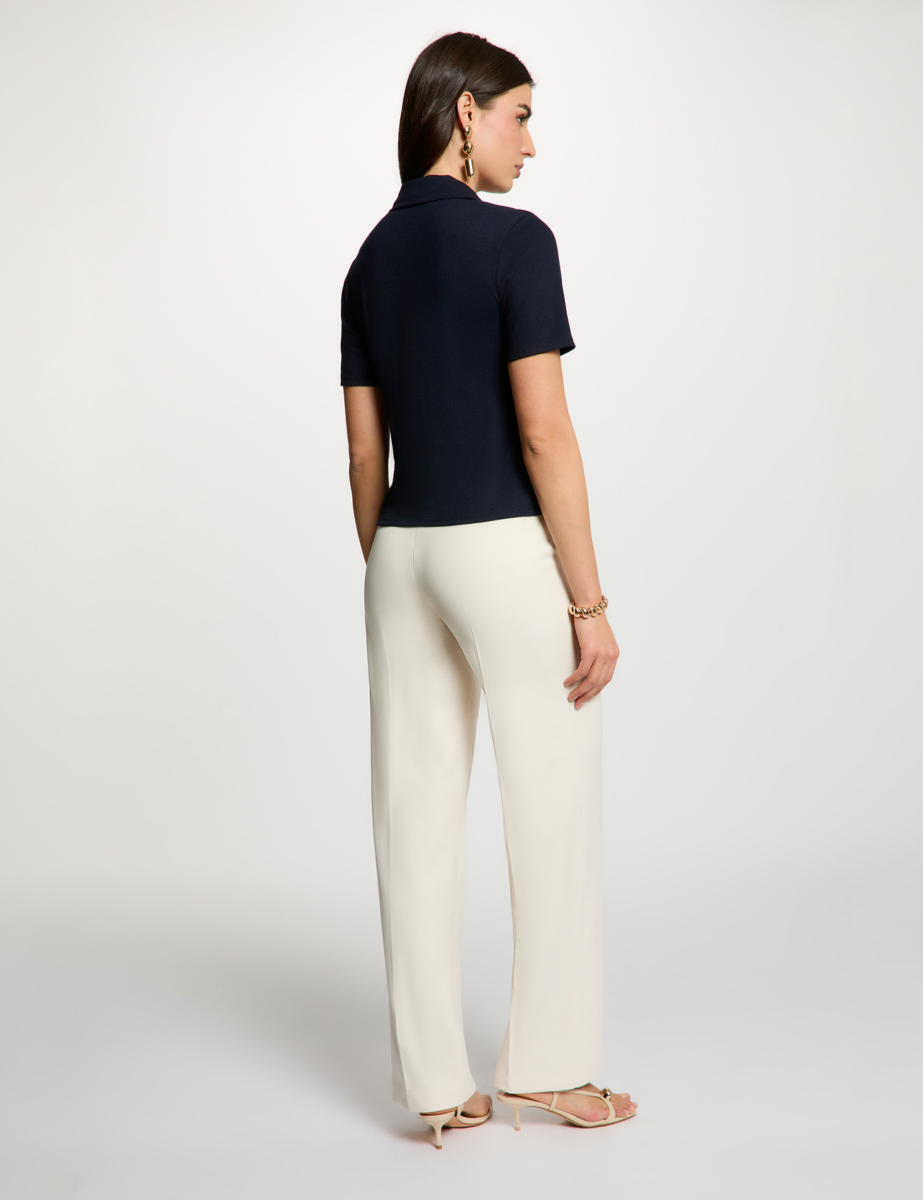 Pantal&oacute;n recto con pinzas creme mujer
