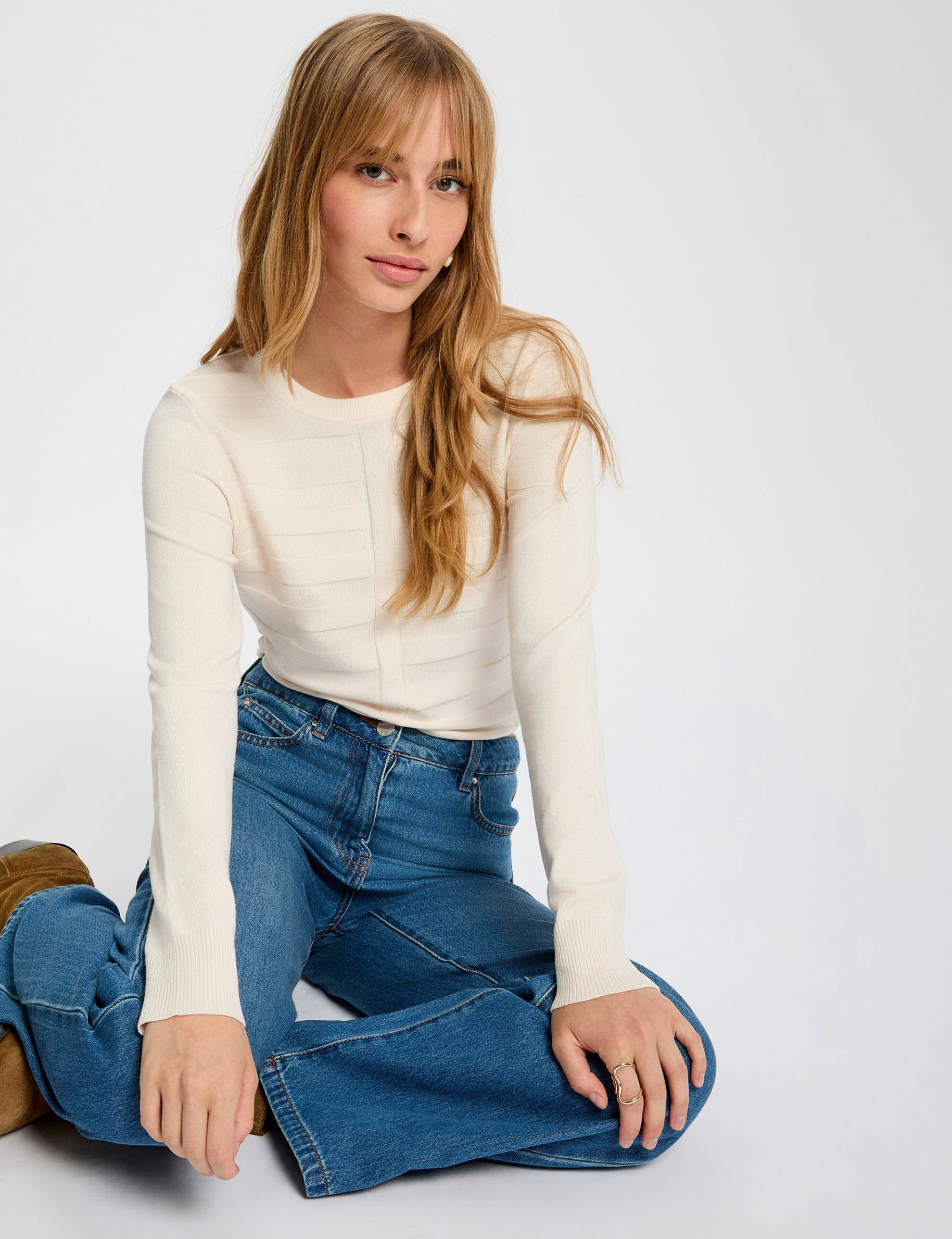 Jersey ajustado cuello redondo marfil mujer