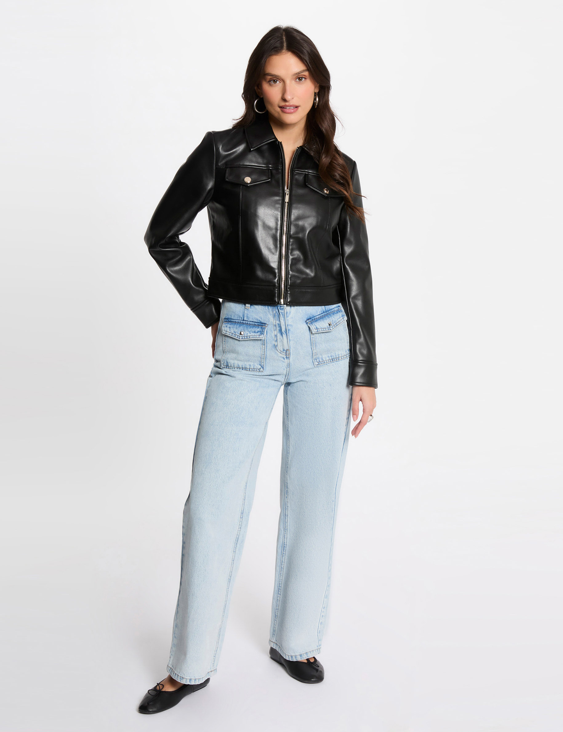 cazadora corta cuero sintetico negro mujer Cazadora corta cuero sintético negro mujer
