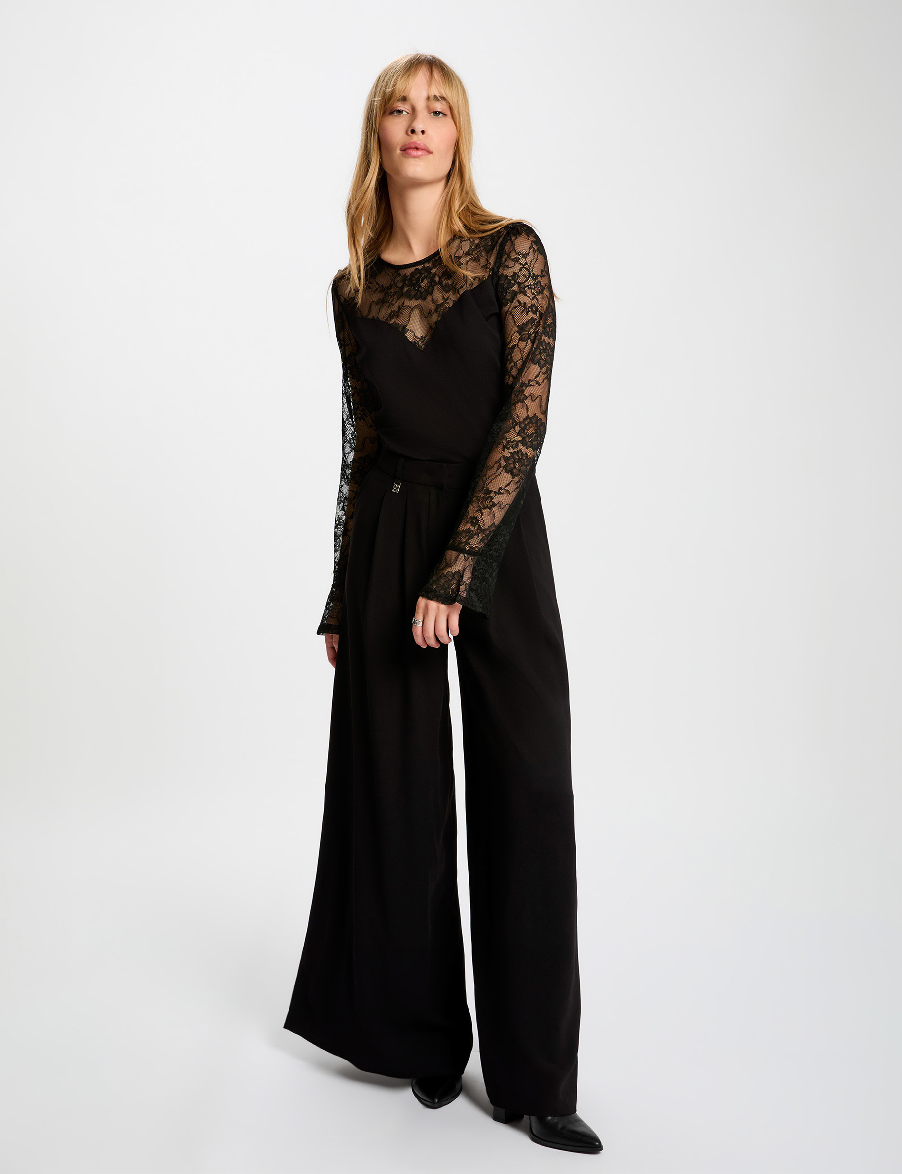 Camiseta entallada de encaje negro mujer