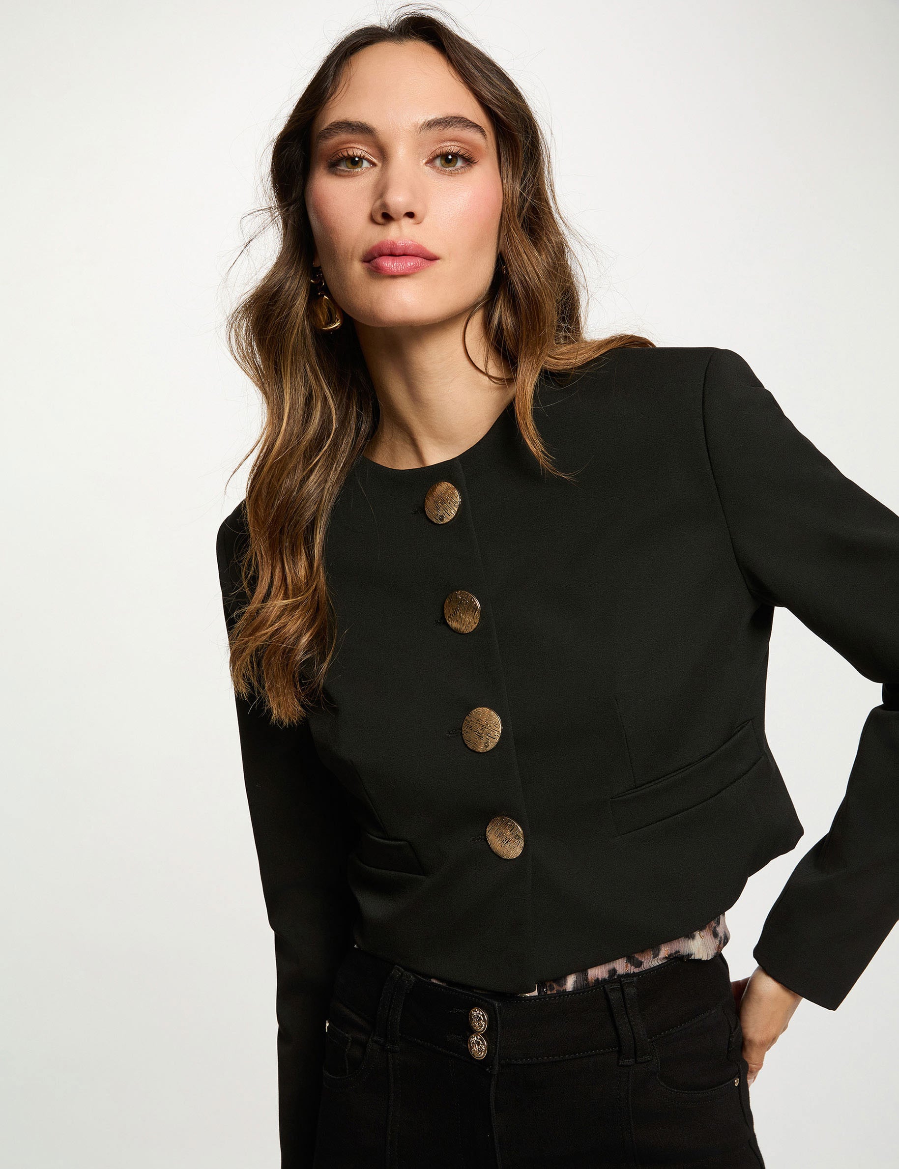 Chaqueta corta sin mangas negro mujer