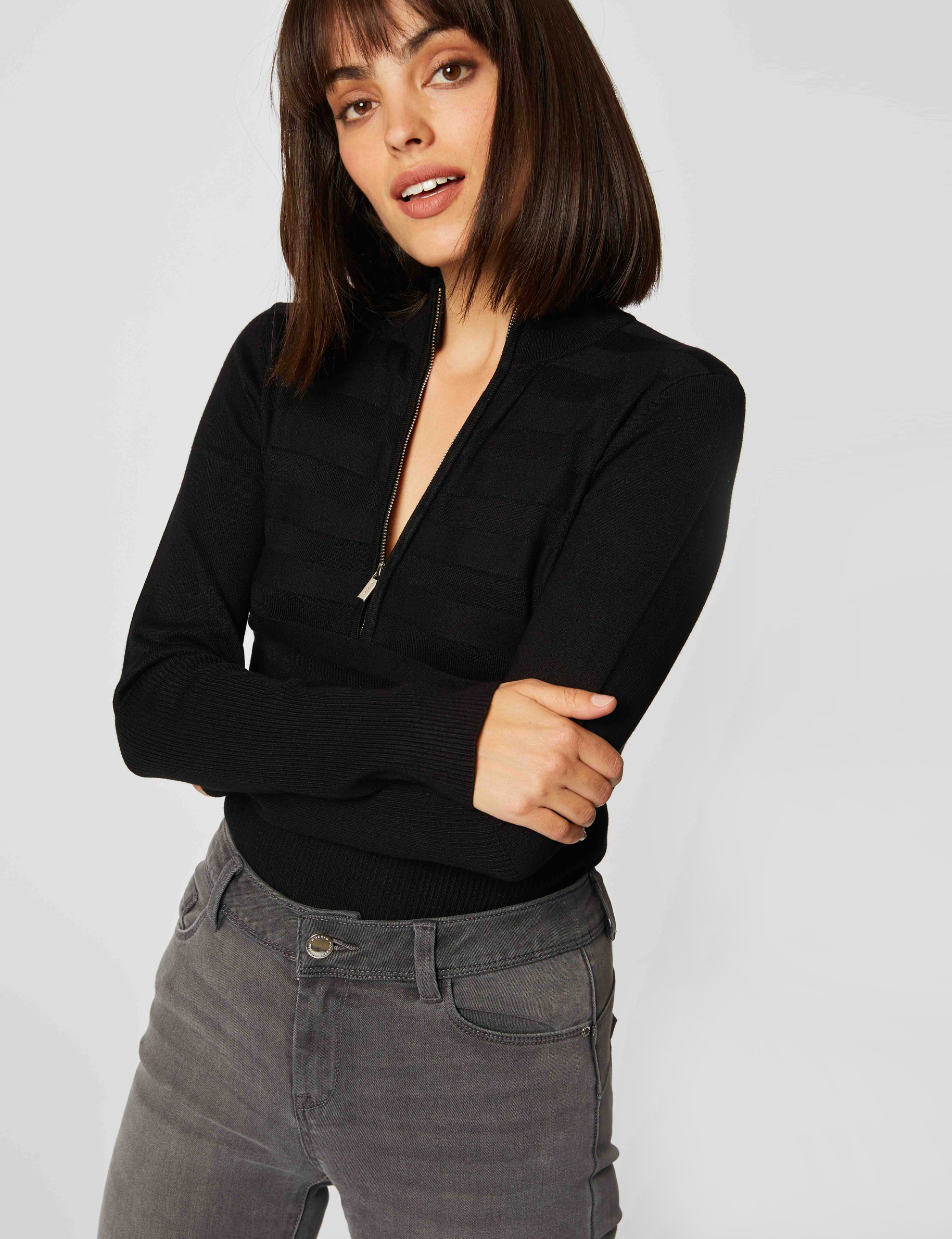 Jersey manga larga con cuello alto negro mujer