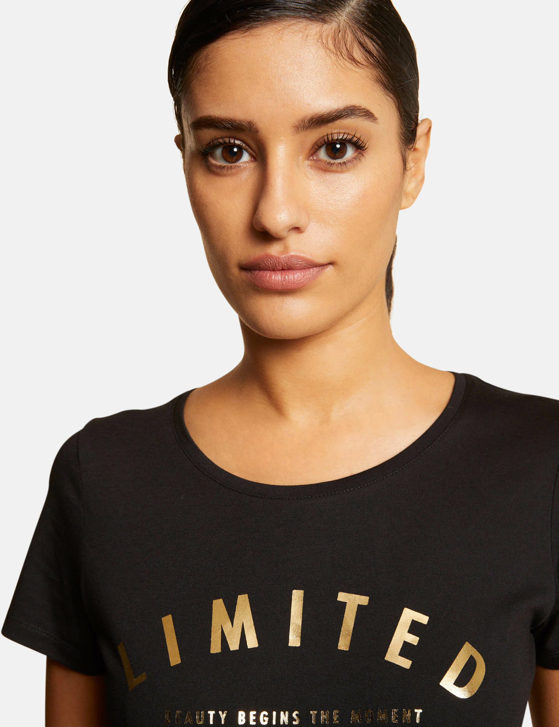 Camiseta de manga corta con mensaje negro mujer Camiseta de manga corta con mensaje negro mujer