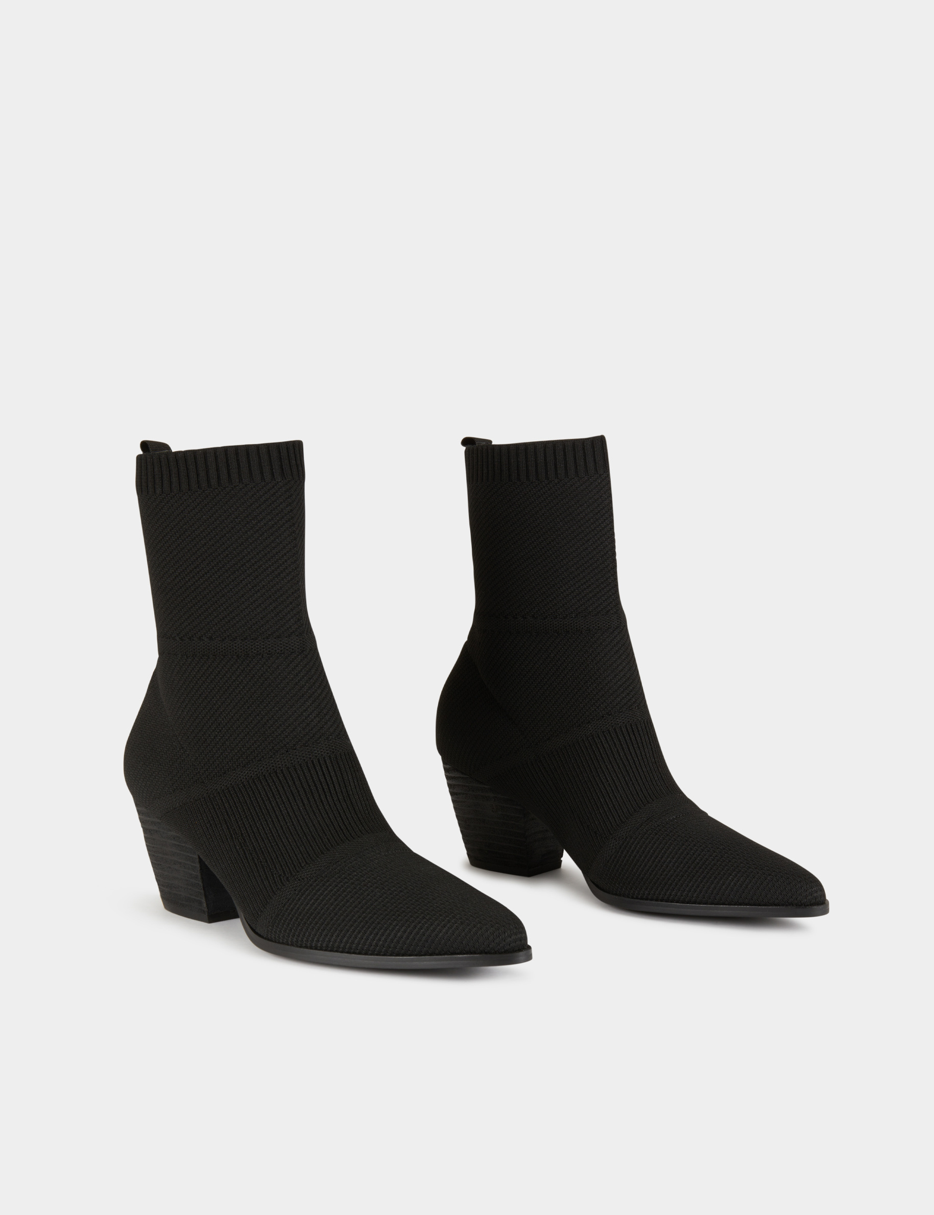 botines acanalados de tacones apilados negro mujer Botines acanalados de tacones apilados negro mujer