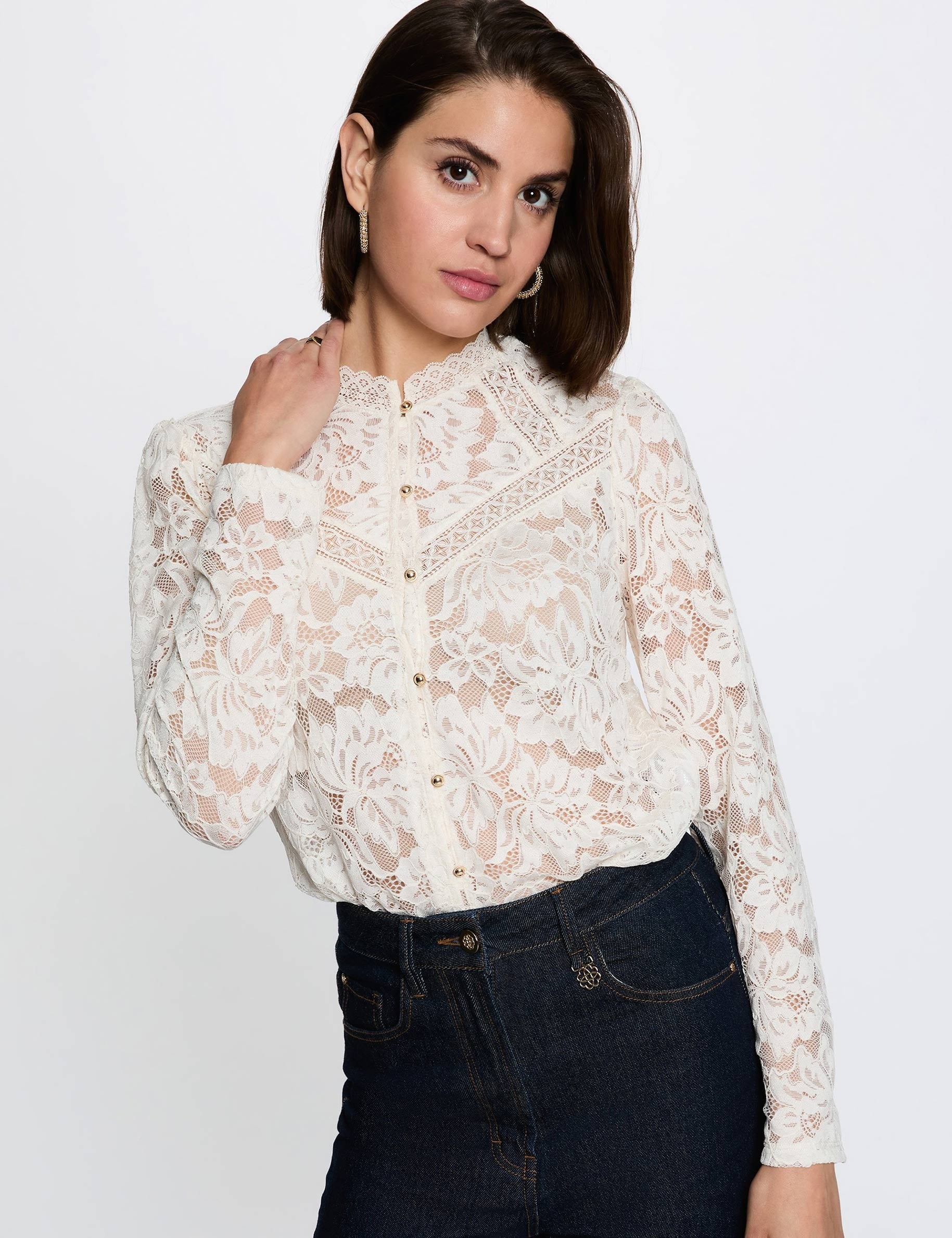 Camiseta encaje cuello alto marfil mujer