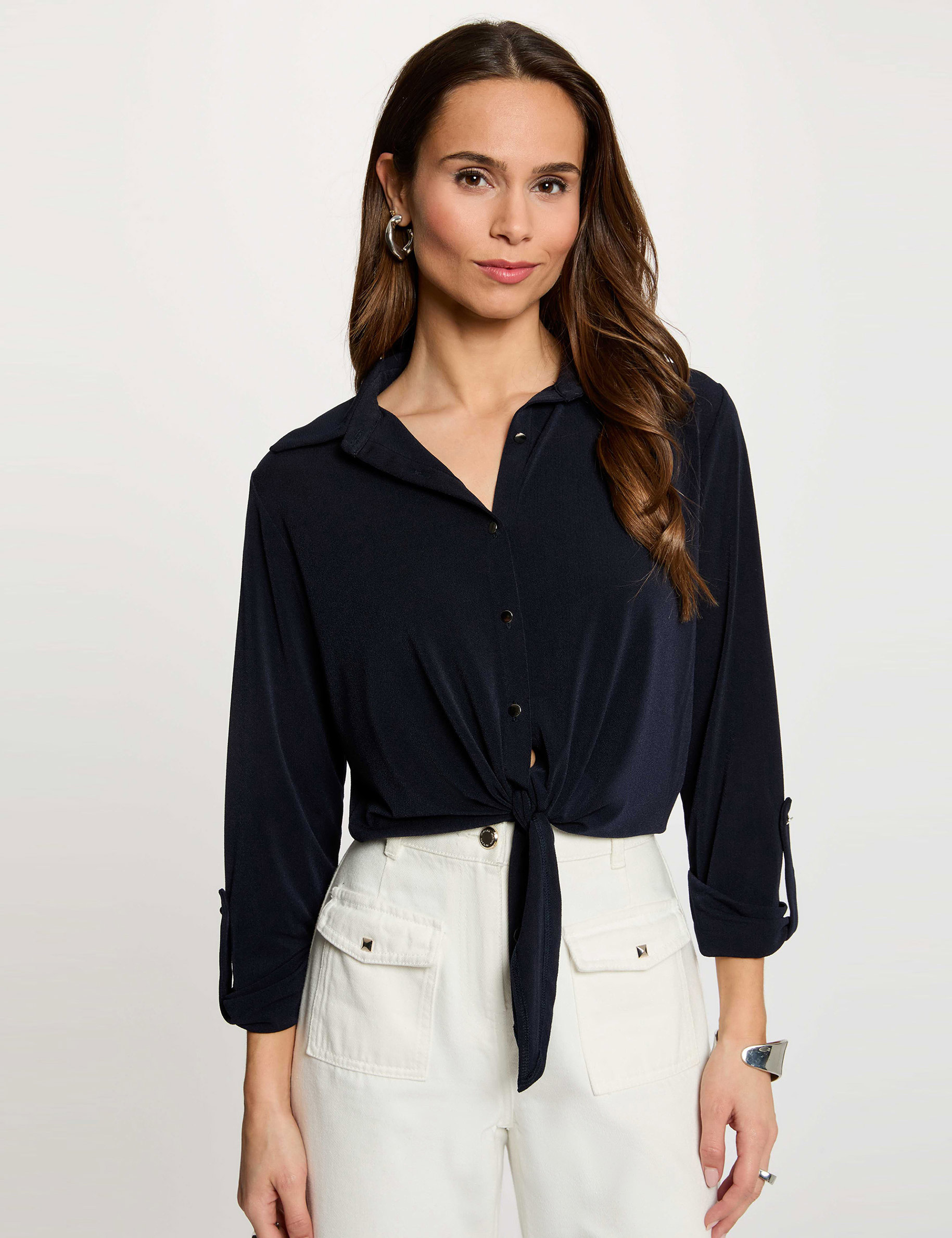 Camisa con cuello abierto azul marino mujer
