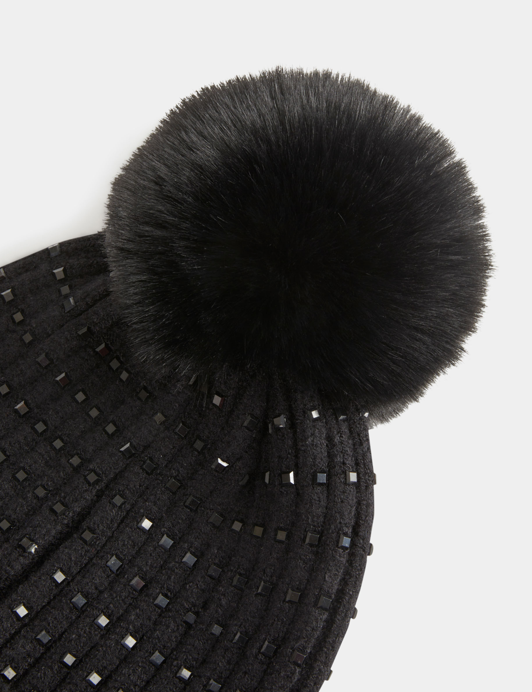 gorro con strass y pompon negro mujer Gorro con strass y pompón negro mujer