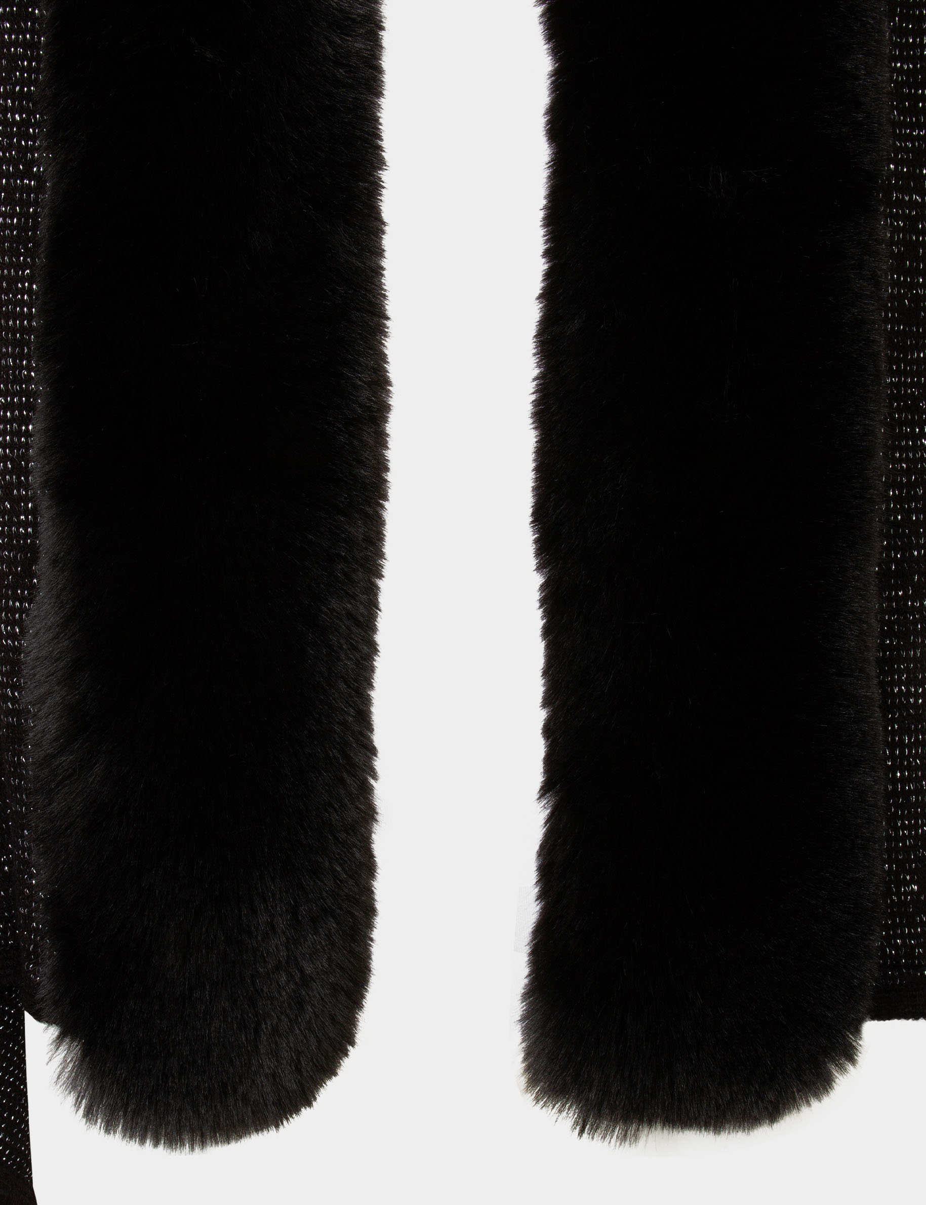 poncho con detalles pelo de imitacion negro mujer Poncho con detalles pelo de imitación negro mujer