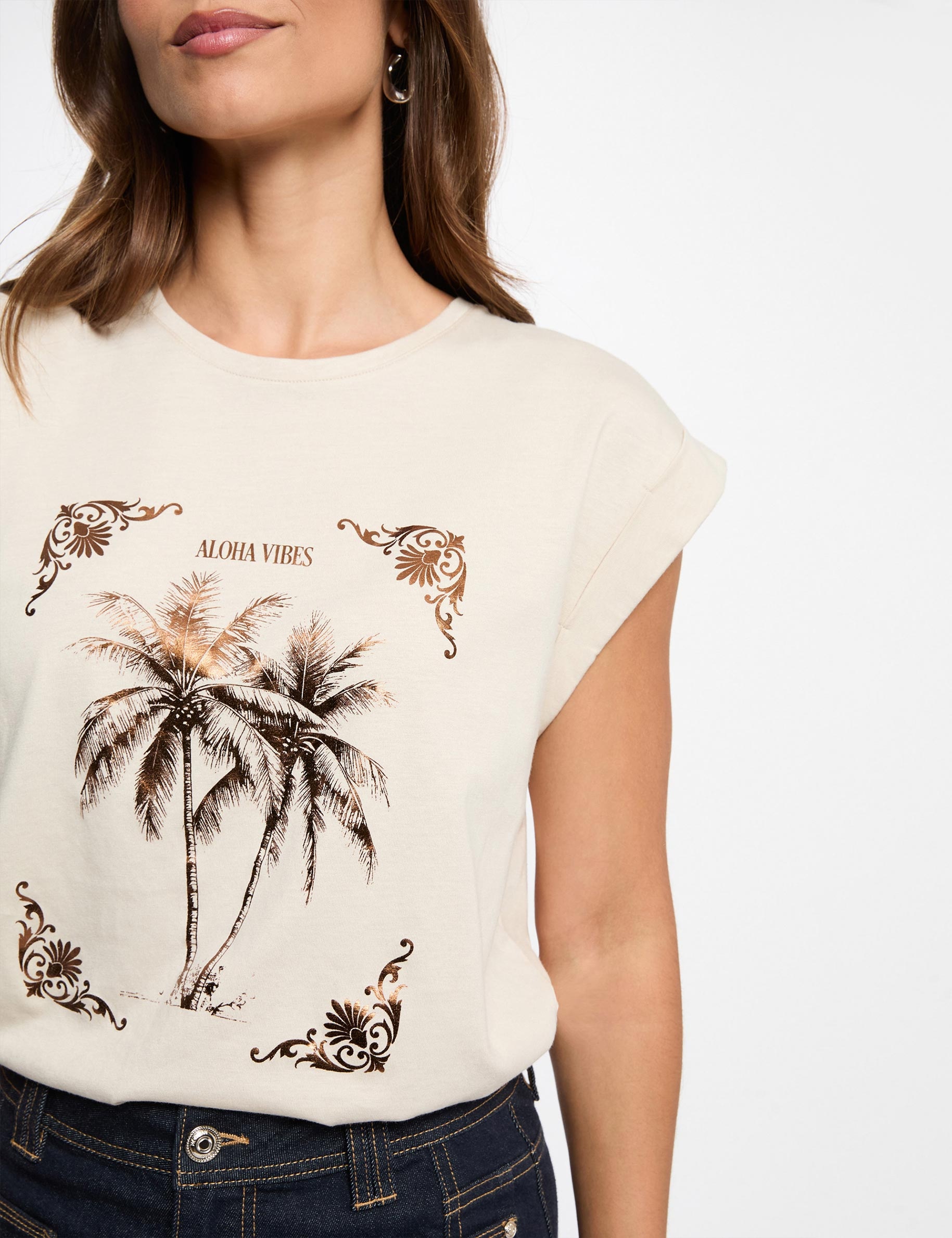 Camiseta estampada cuello redondo beis claro mujer