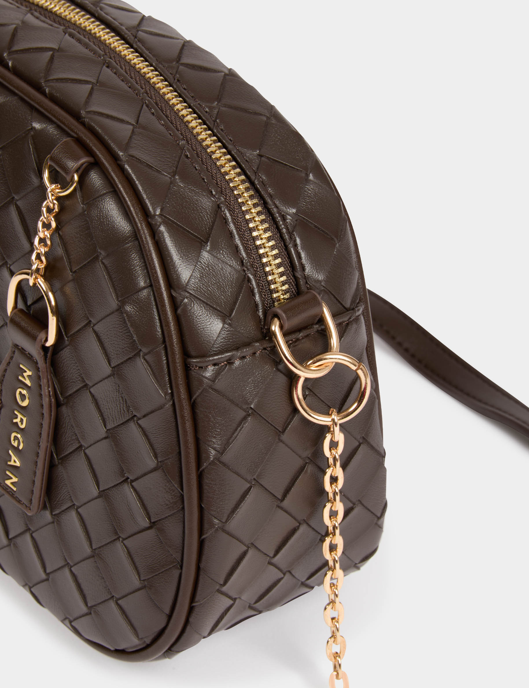 Bolso trenzado marr&oacute;n oscuro mujer