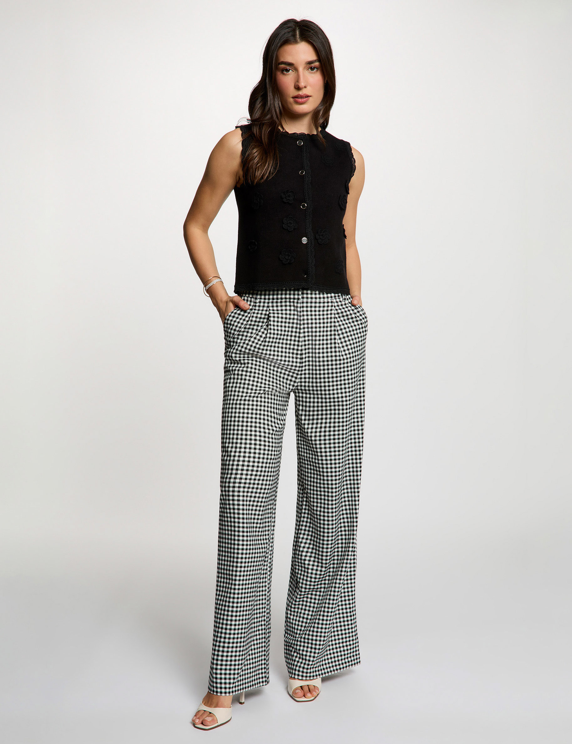 Pantal&oacute;n ancho con pliegues negro mujer