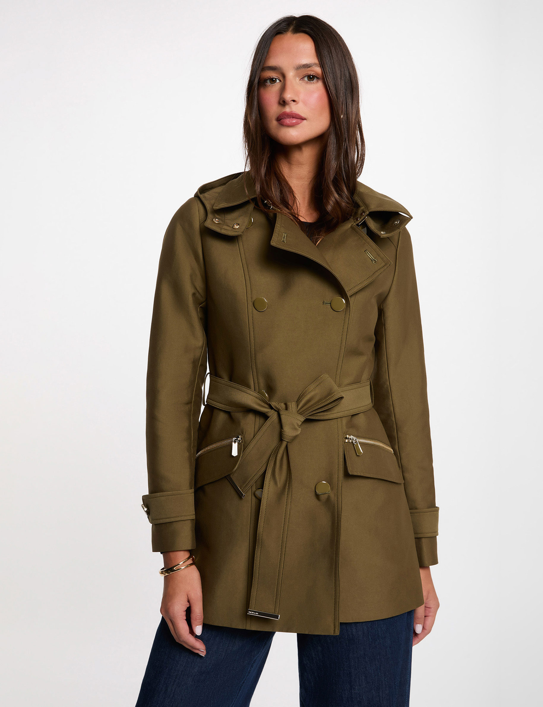 Gabardina entallada cintur&oacute;n y capucha verde caqui mujer