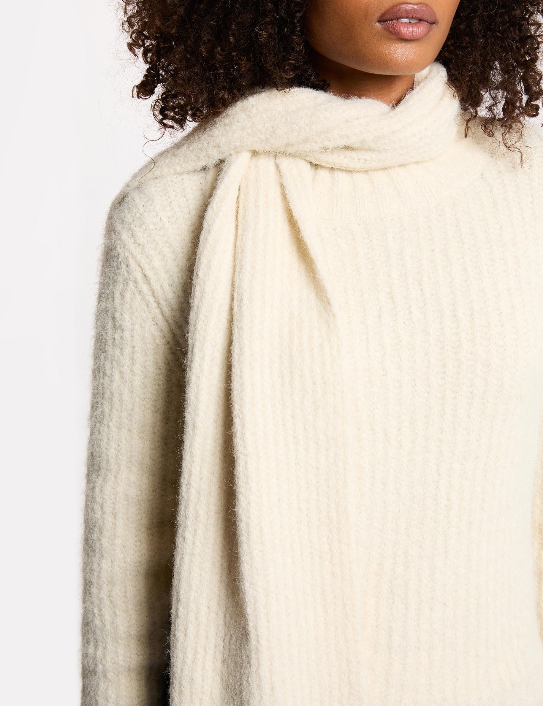 Jersey con cuello bufanda marfil mujer