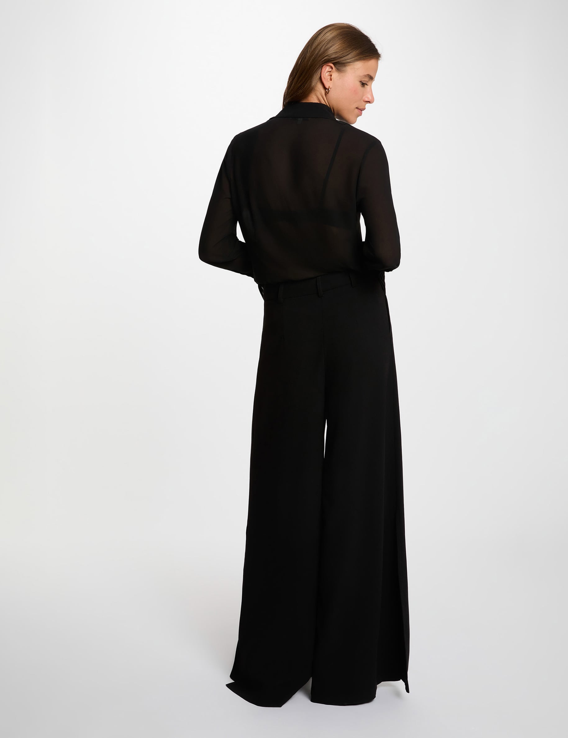 Camisa de gasa con cuello vuelto negro mujer