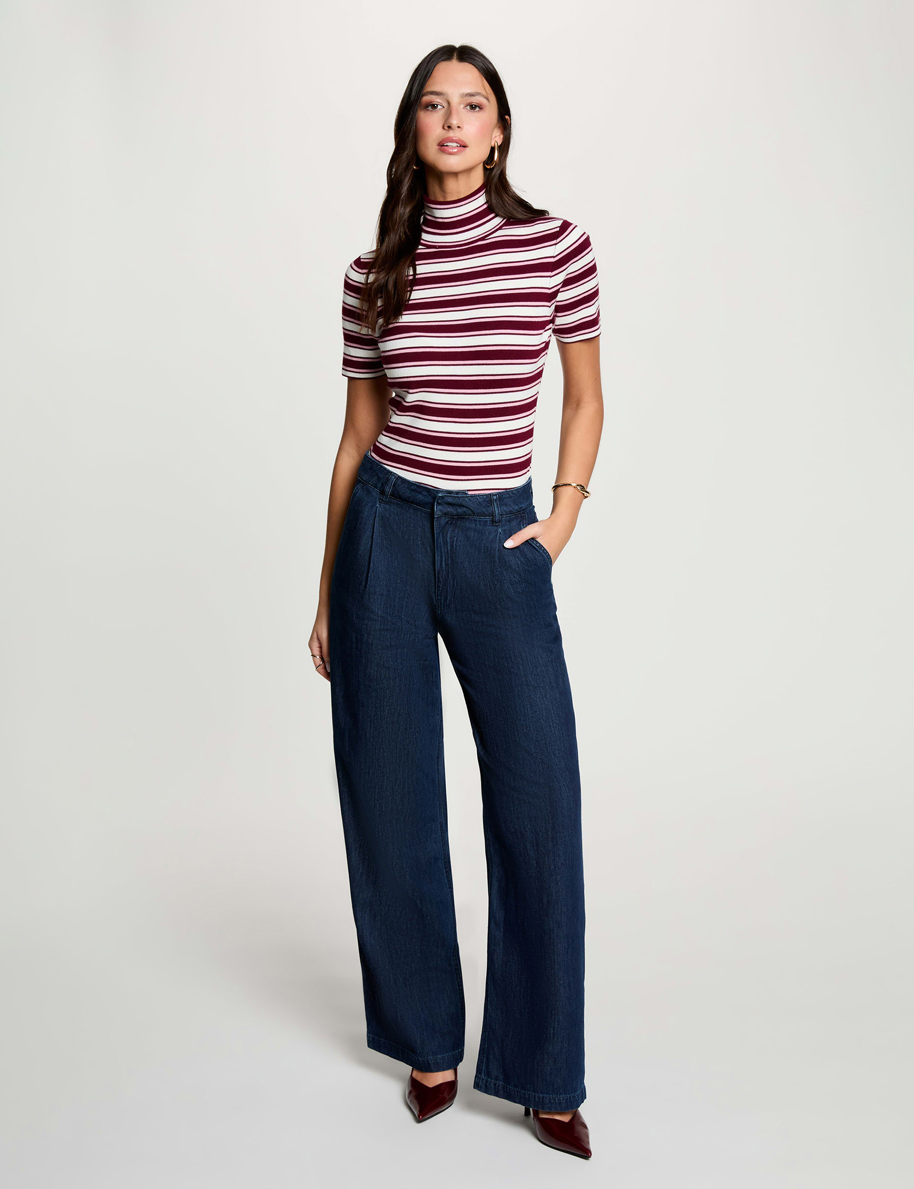 Jersey de cuello alto a rayas burdeos mujer
