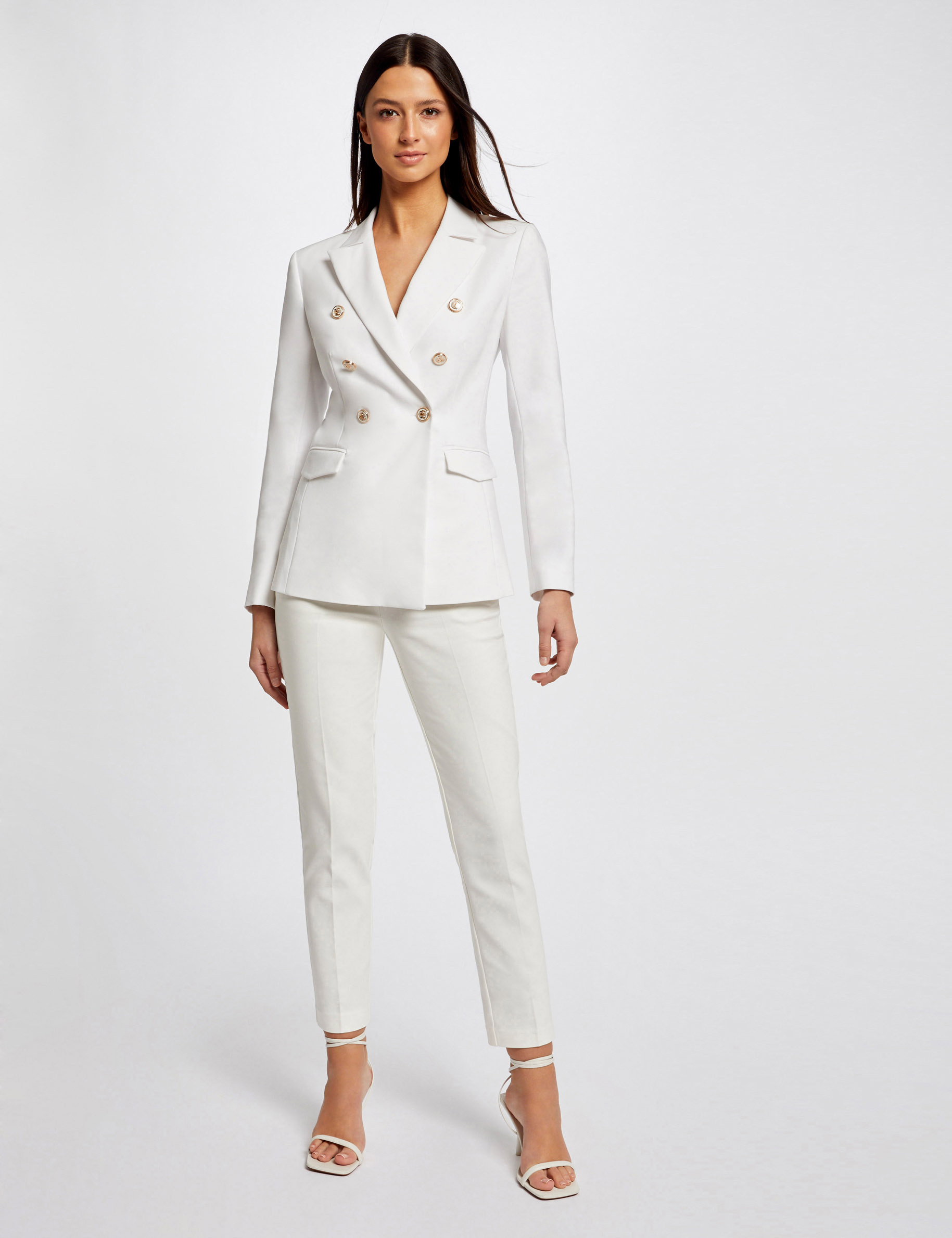 Pantalón ajustado estilo corto crudo mujer Pantalón ajustado estilo corto crudo mujer