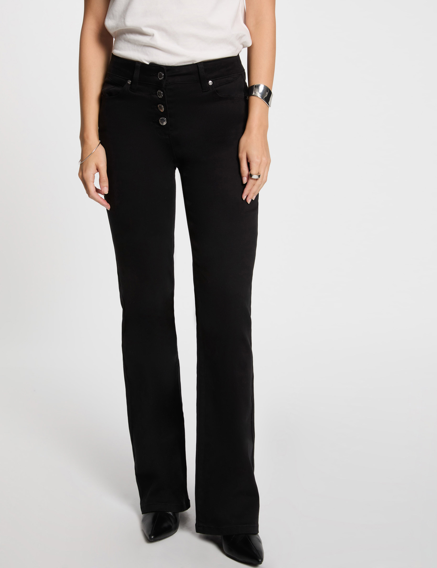 pantalon boot cut abotonado negro mujer Pantalón boot-cut abotonado negro mujer