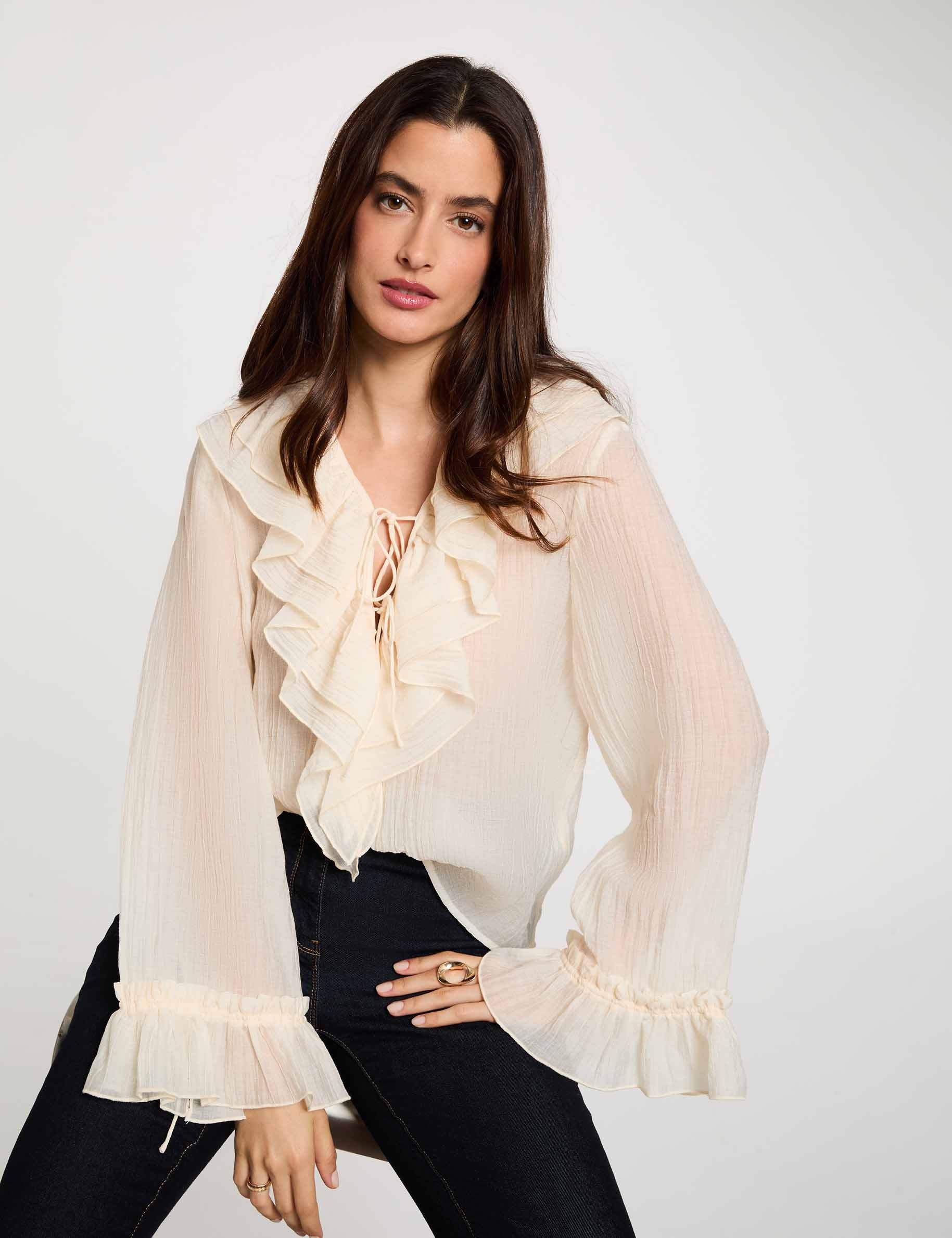 Blusa plisada con cuello en v marfil mujer
