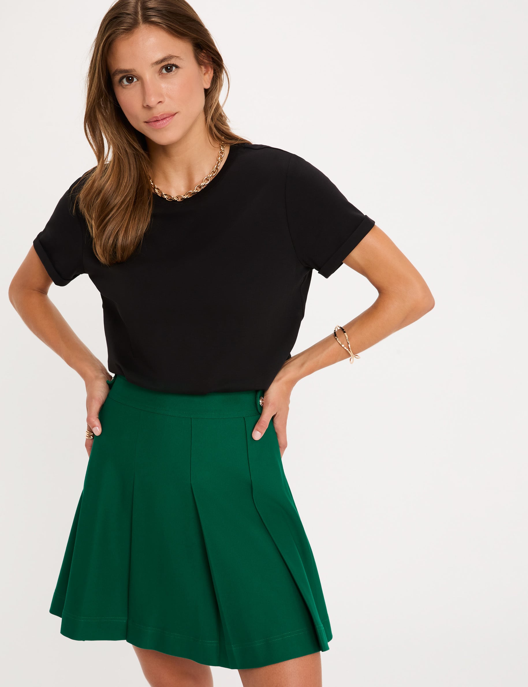 Falda corta con pliegues verde mujer
