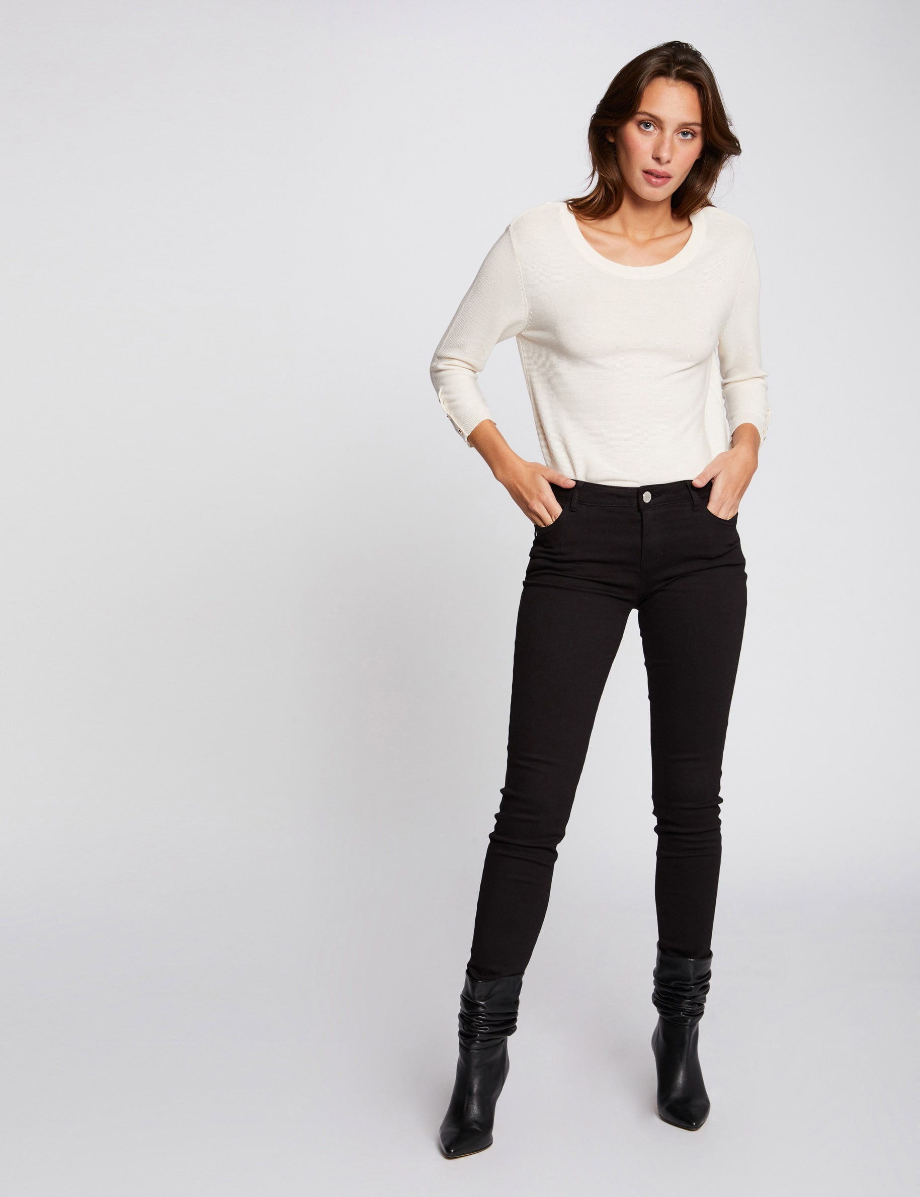 Pantal&oacute;n skinny talle bajo negro mujer