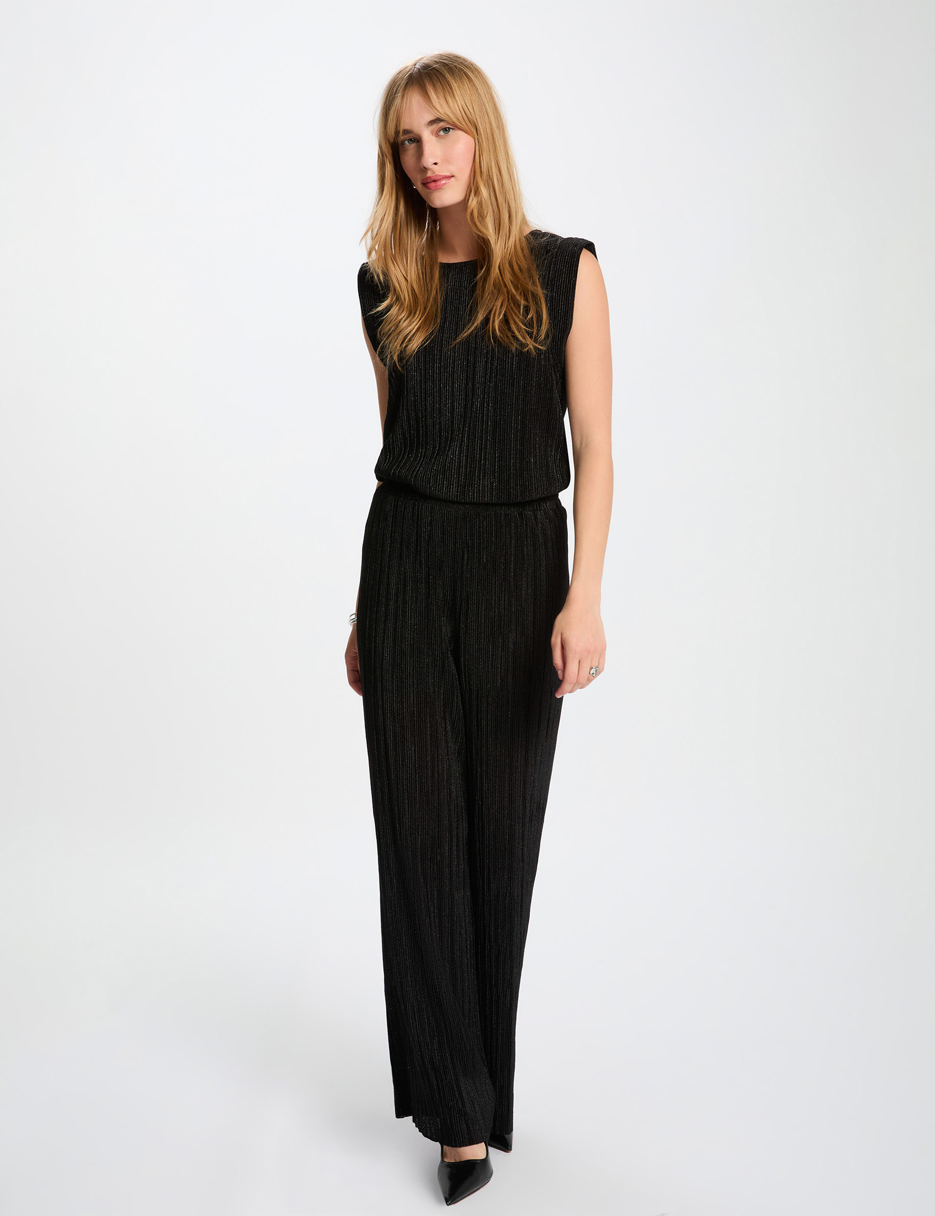 Pantal&oacute;n ancho plisado negro mujer