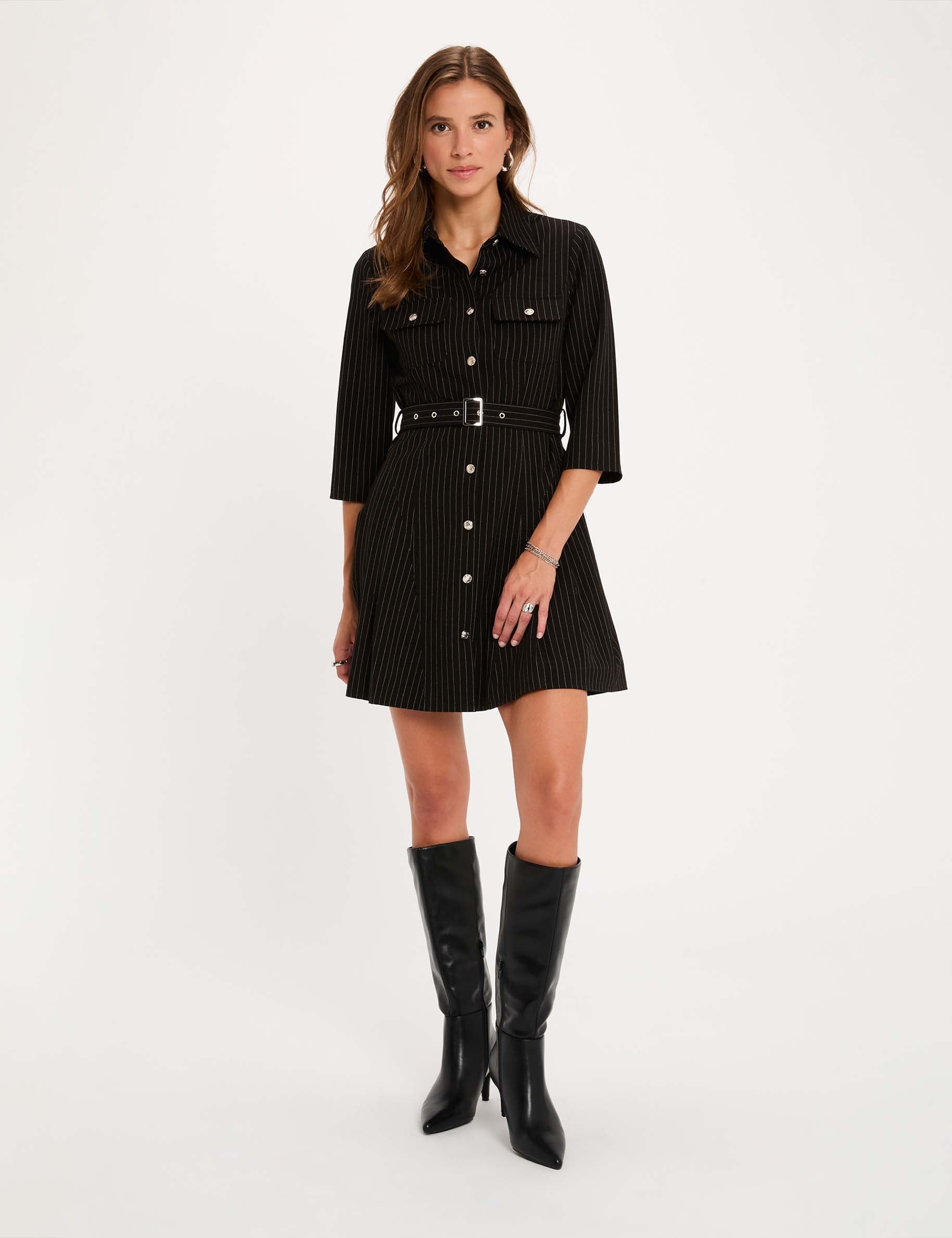 Vestido corto ajustado negro mujer