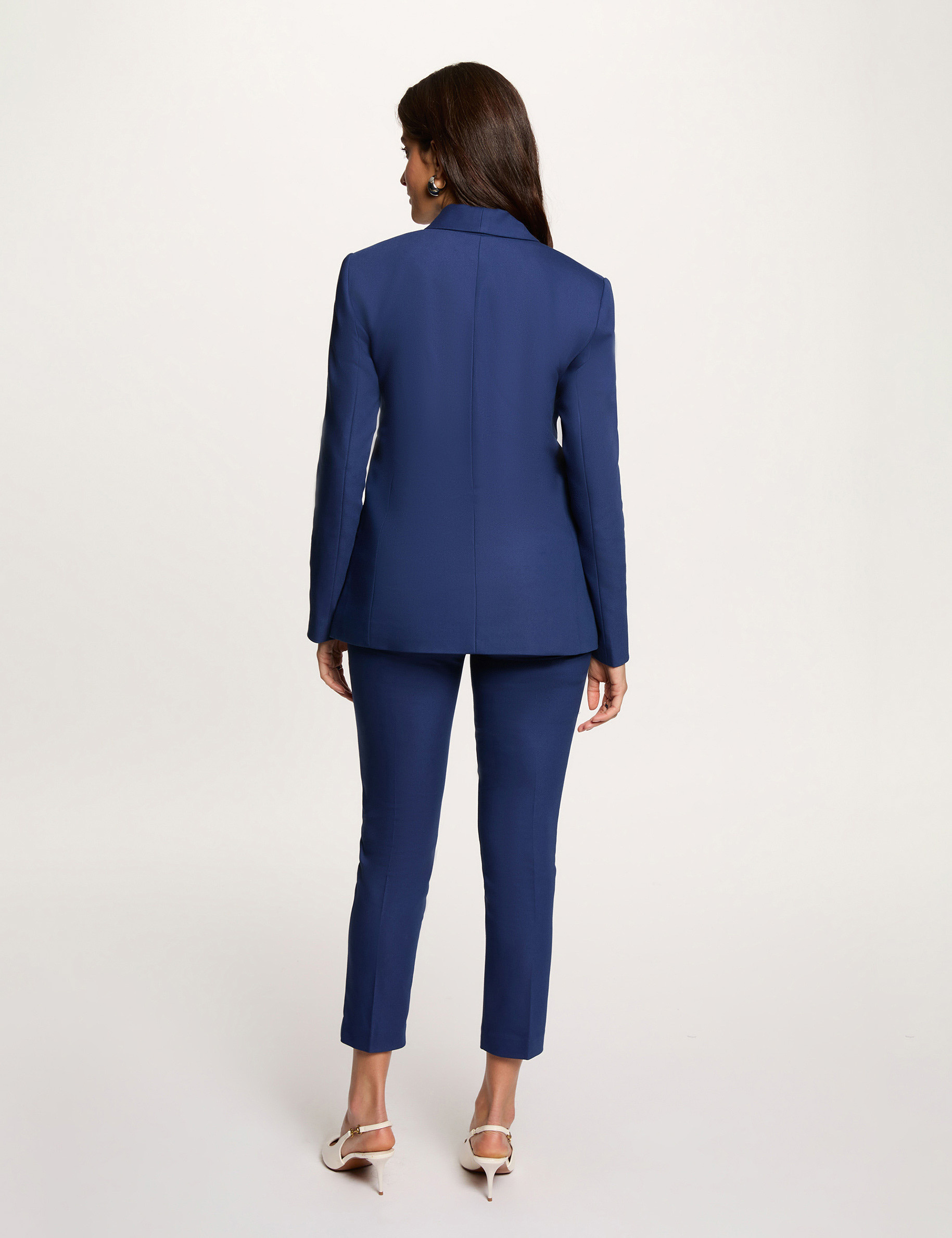 Pantal&oacute;n cigarette estilo corto azul marino mujer