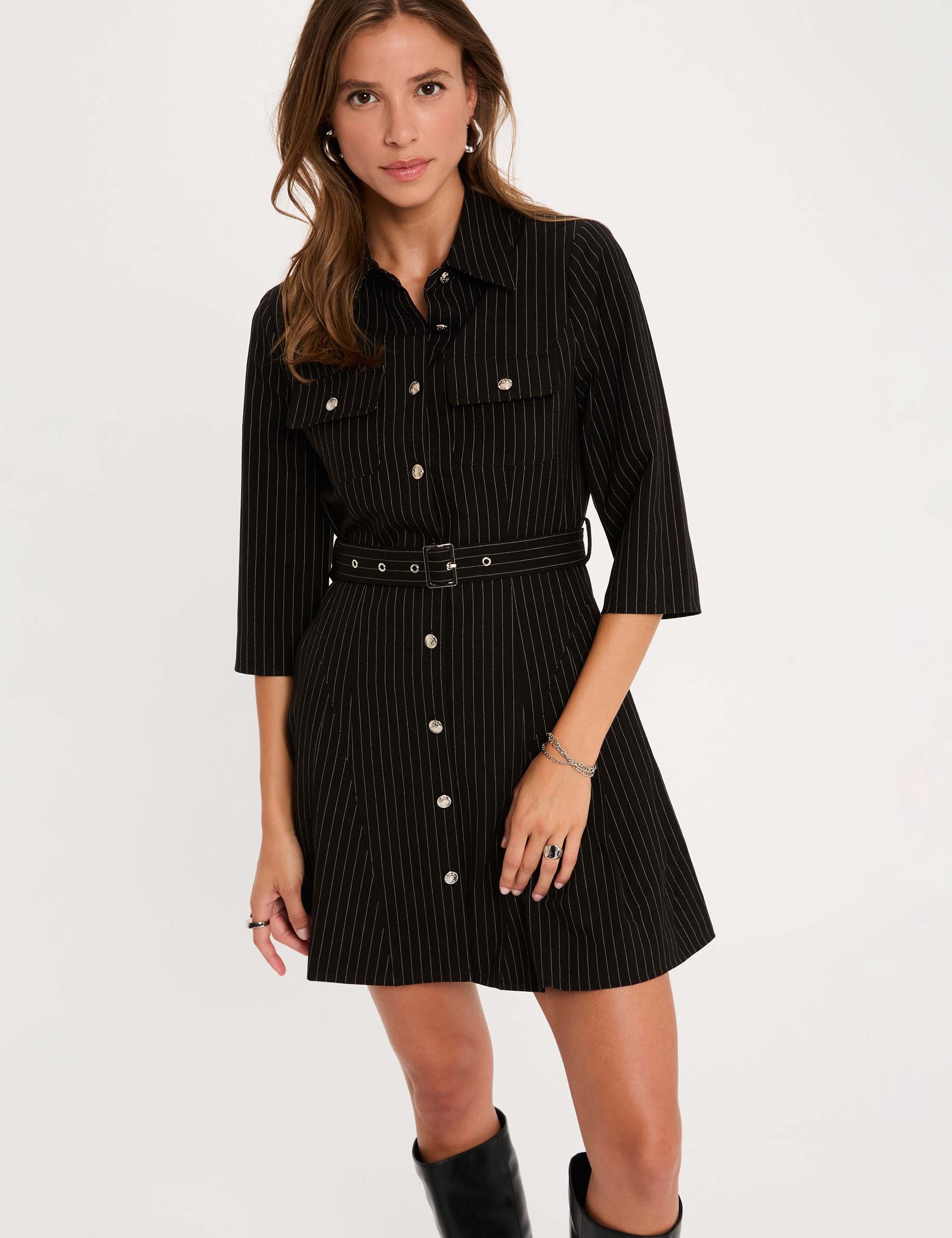 Vestido corto ajustado negro mujer