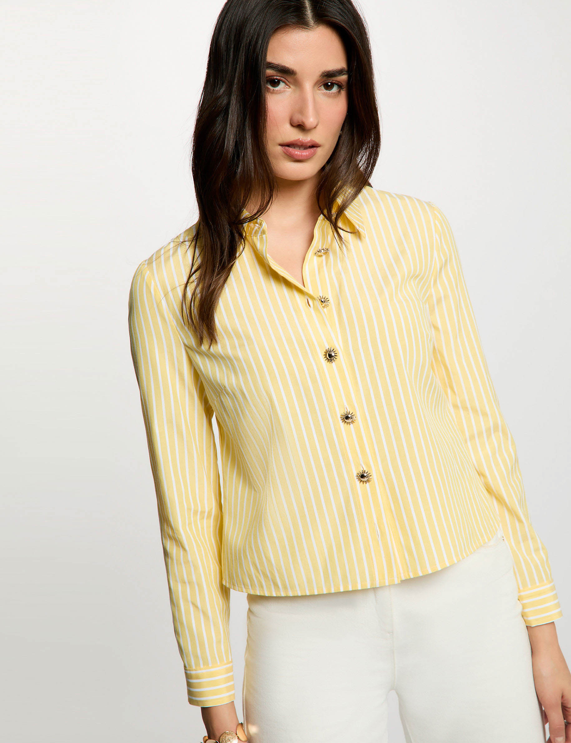 Camisa cropped de rayas amarillo claro mujer